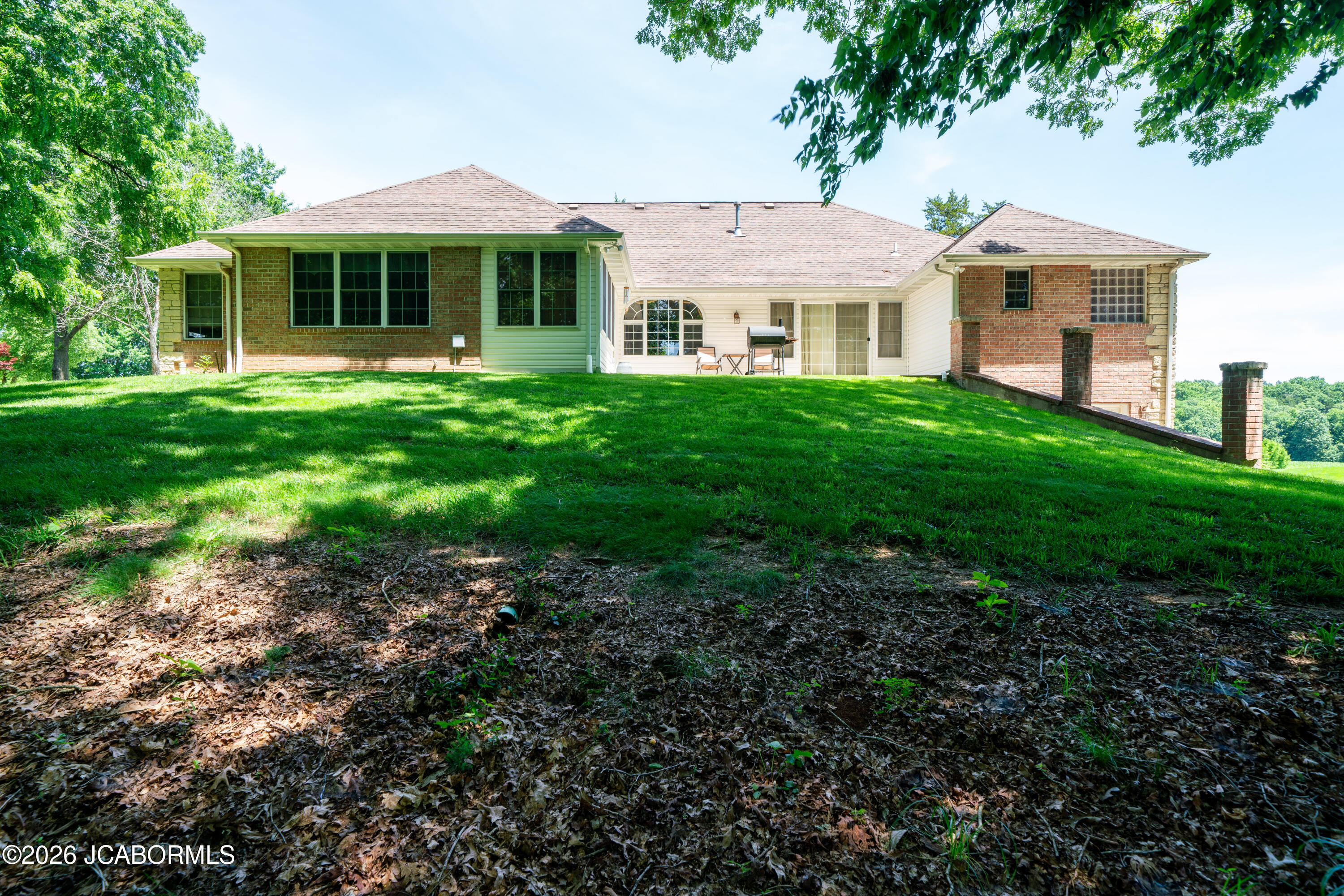 2328 Green Meadow Drive Property Photo 11