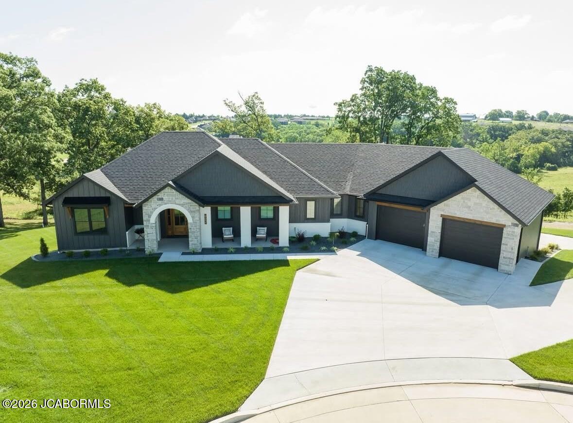 922 Hickory Court Property Photo 1