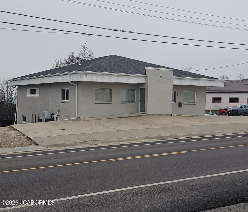 1131 E Main Street Property Photo 2