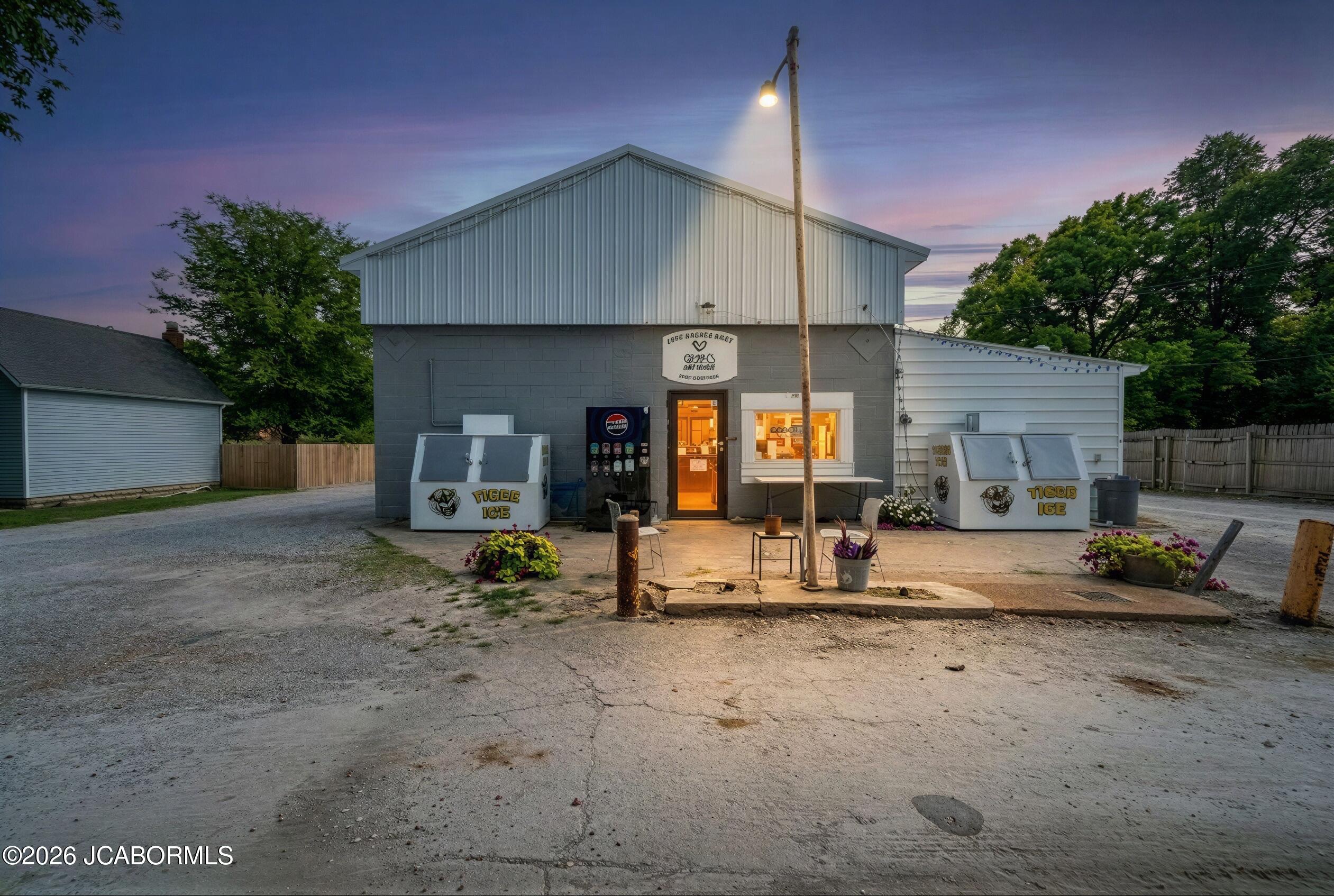 116 E Row Street Property Photo 1