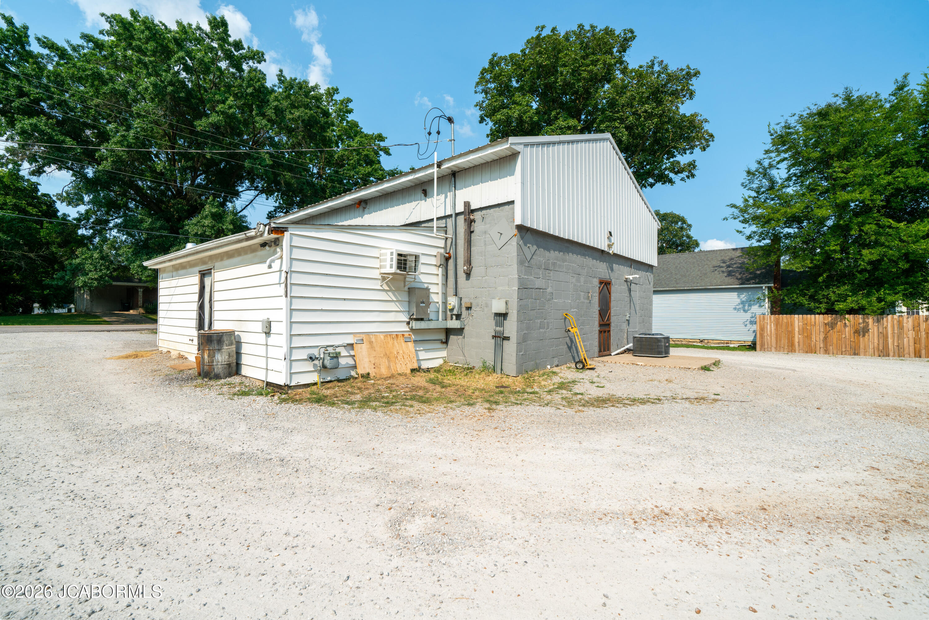 116 E Row Street Property Photo 21