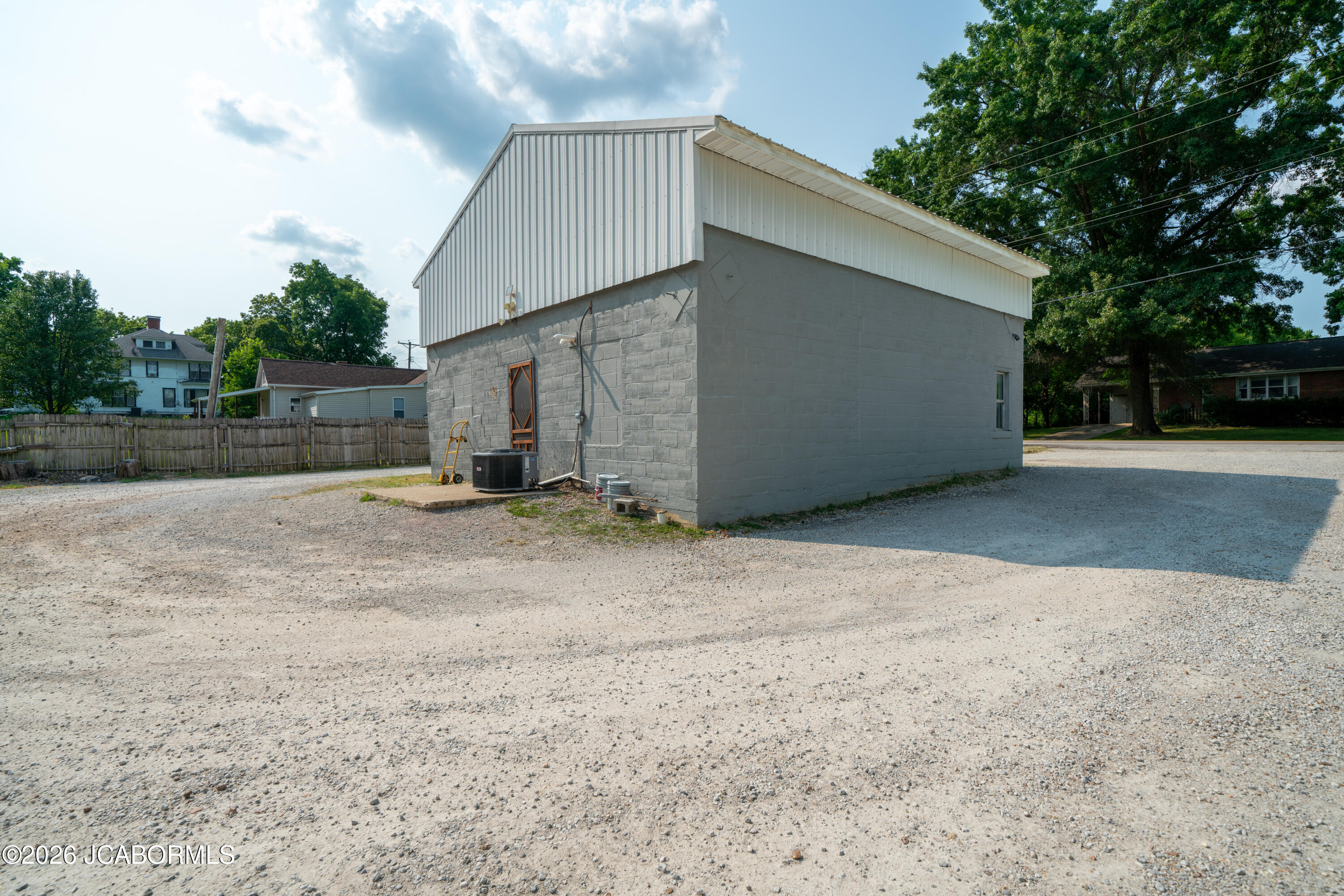 116 E Row Street Property Photo 23