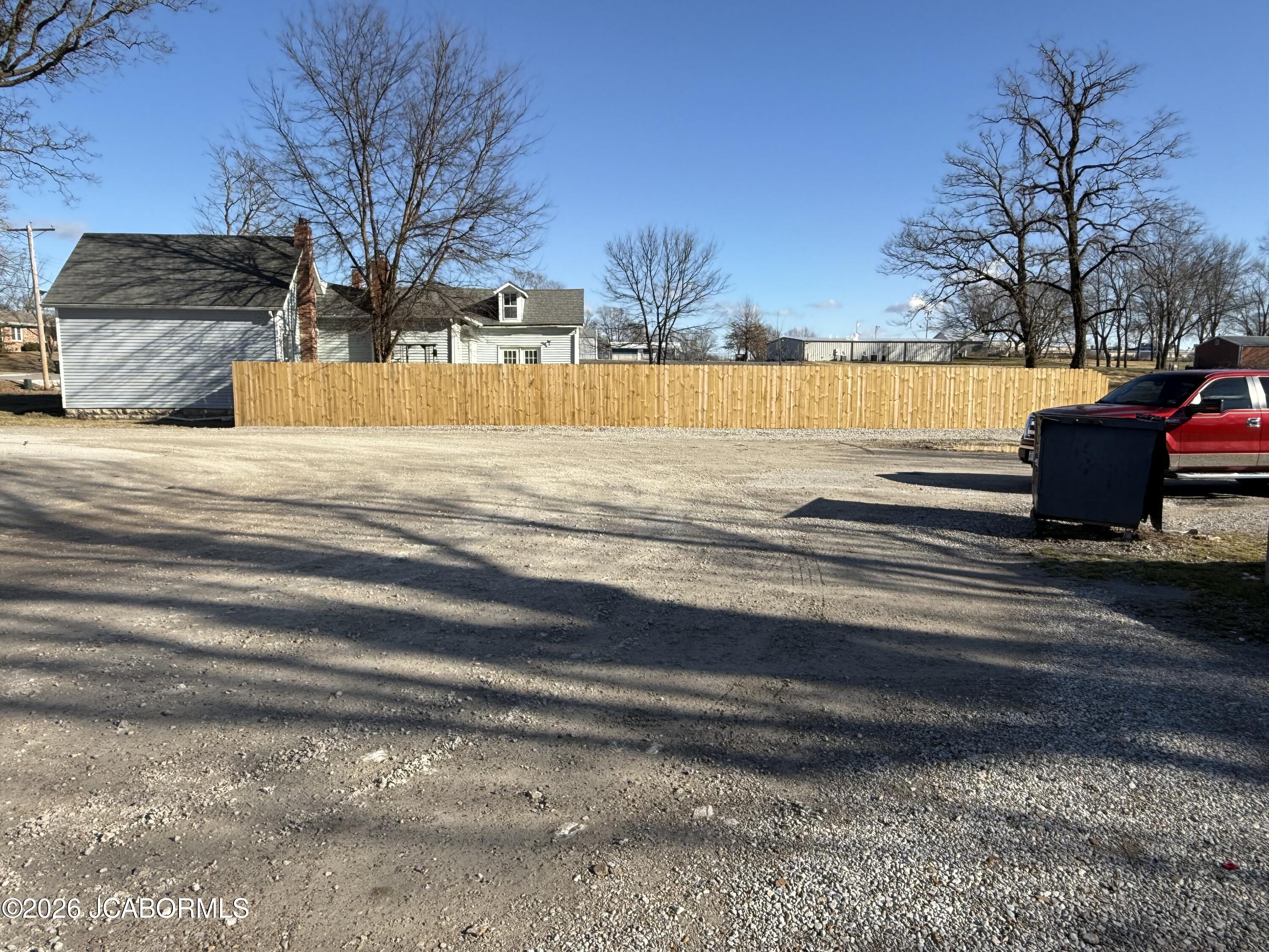 116 E Row Street Property Photo 24
