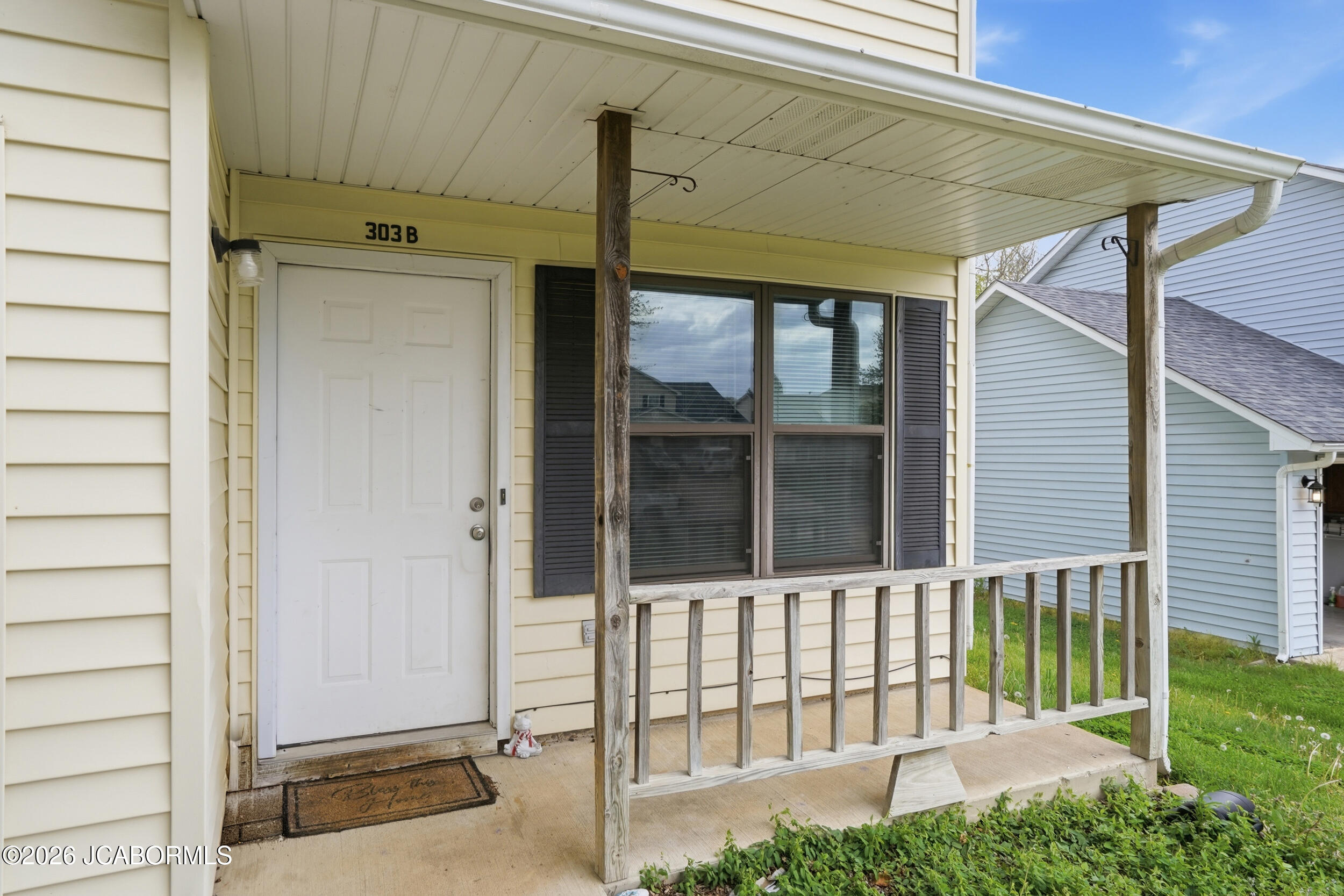 303 E Liberty Lane A&b Property Photo 4