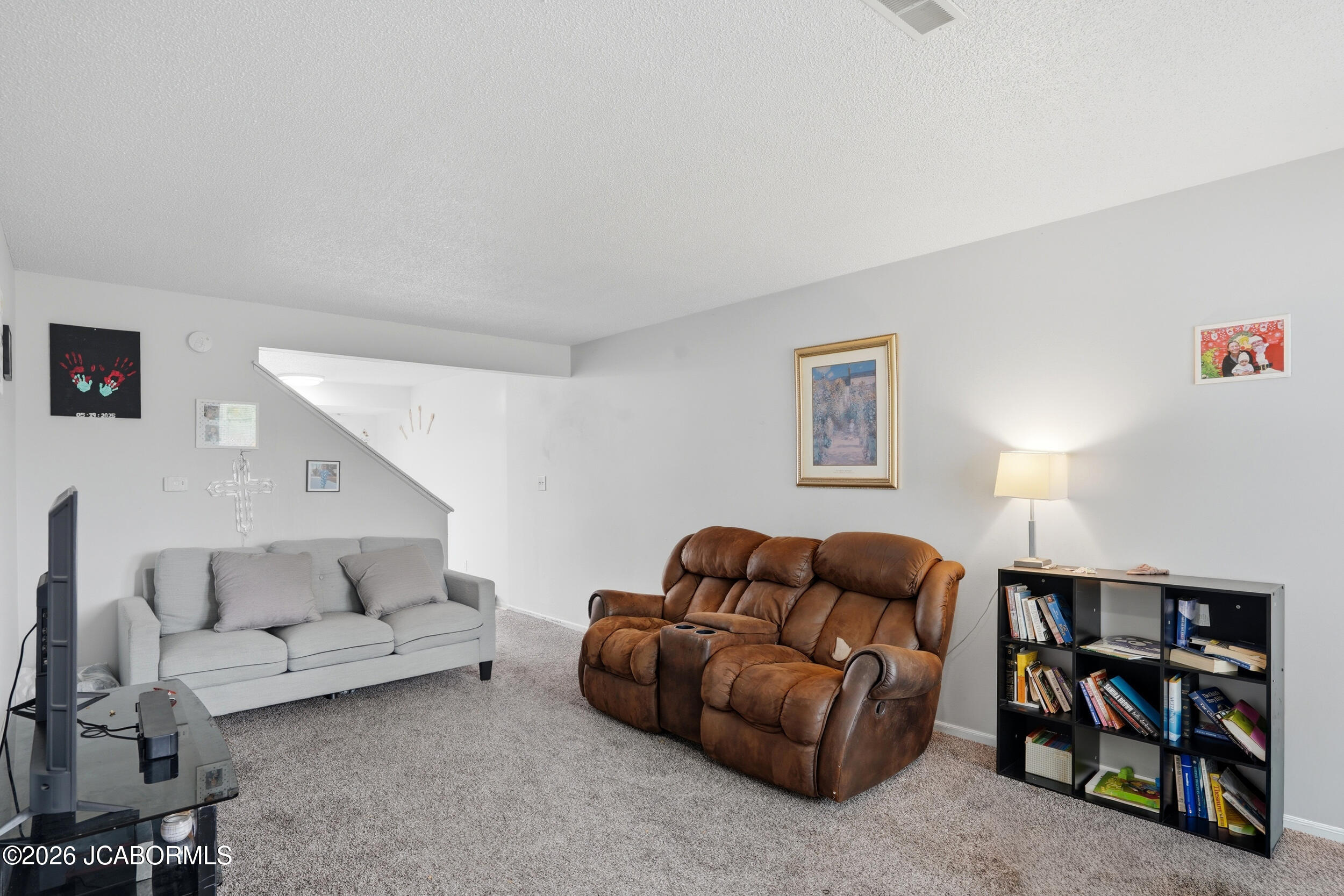 303 E Liberty Lane A&b Property Photo 8