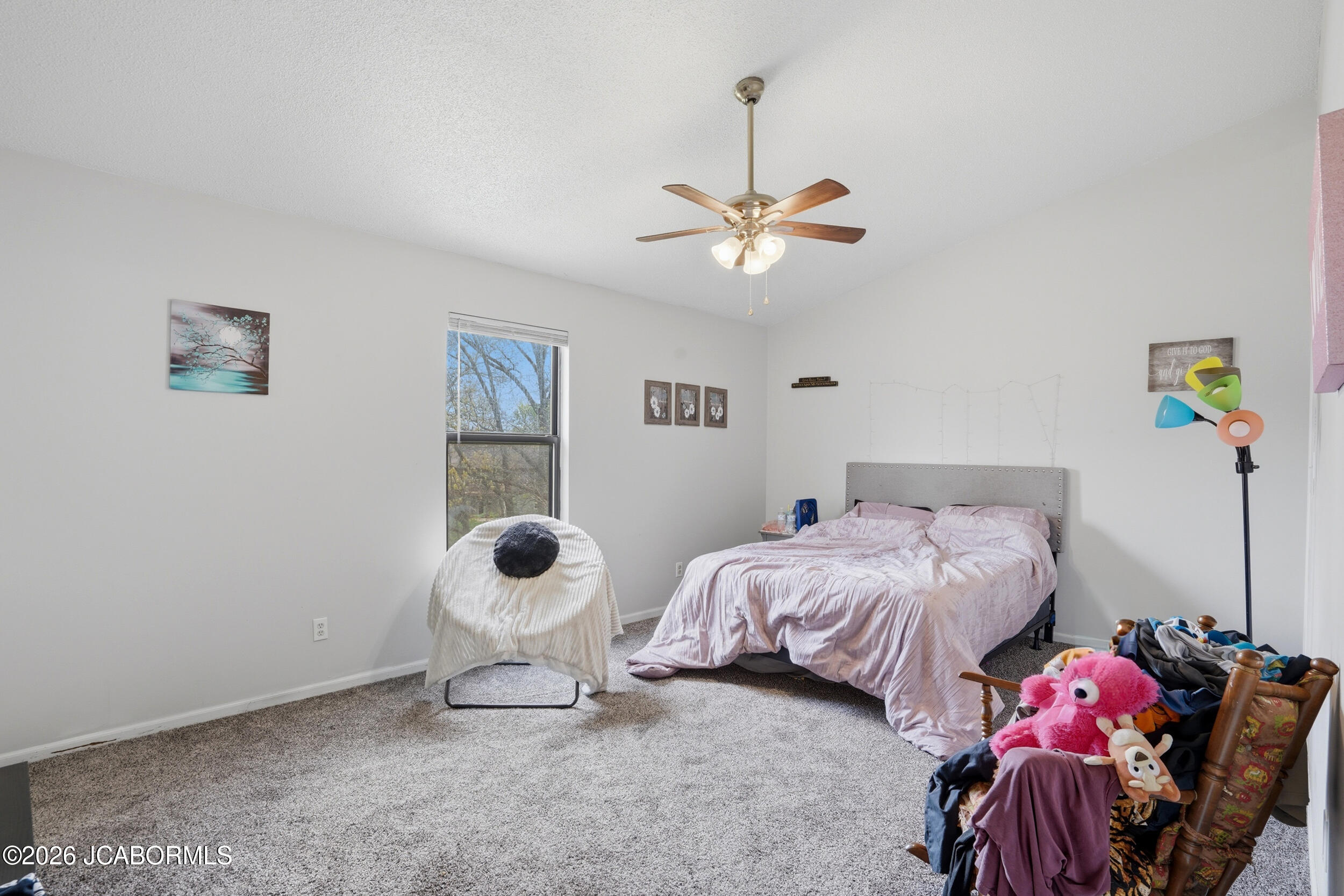 303 E Liberty Lane A&b Property Photo 18