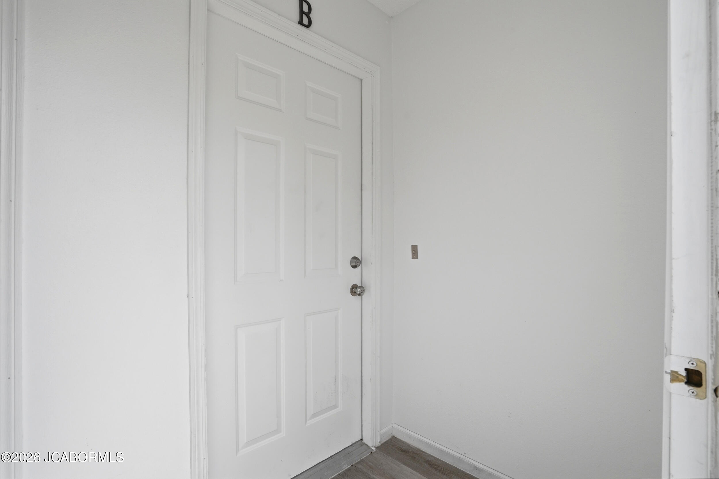 305 E Liberty Lane A&b Property Photo 38