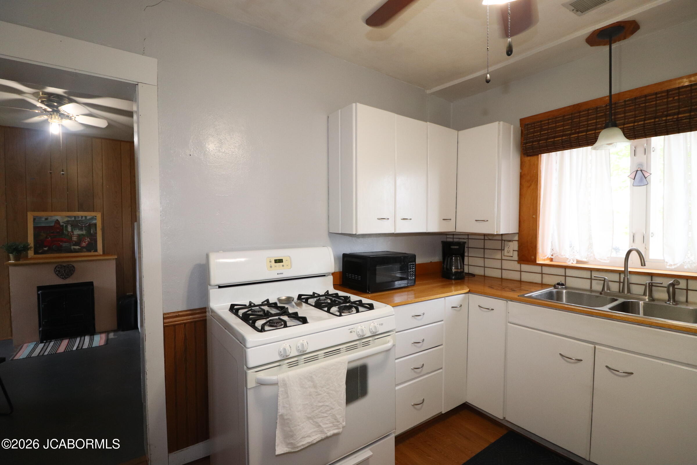 550 S Summit Drive Property Photo 13