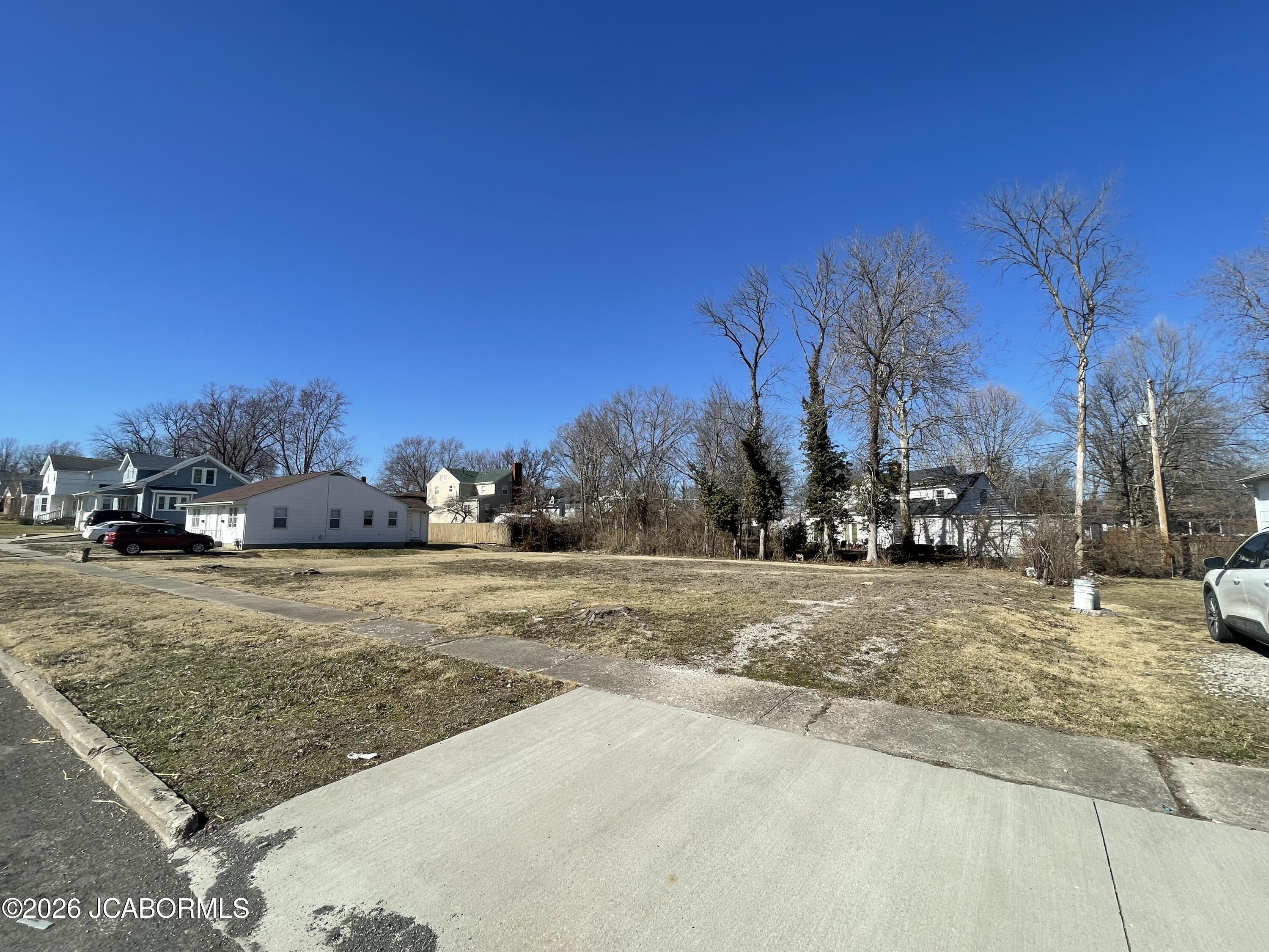 1221 E Jackson Street Property Photo 7