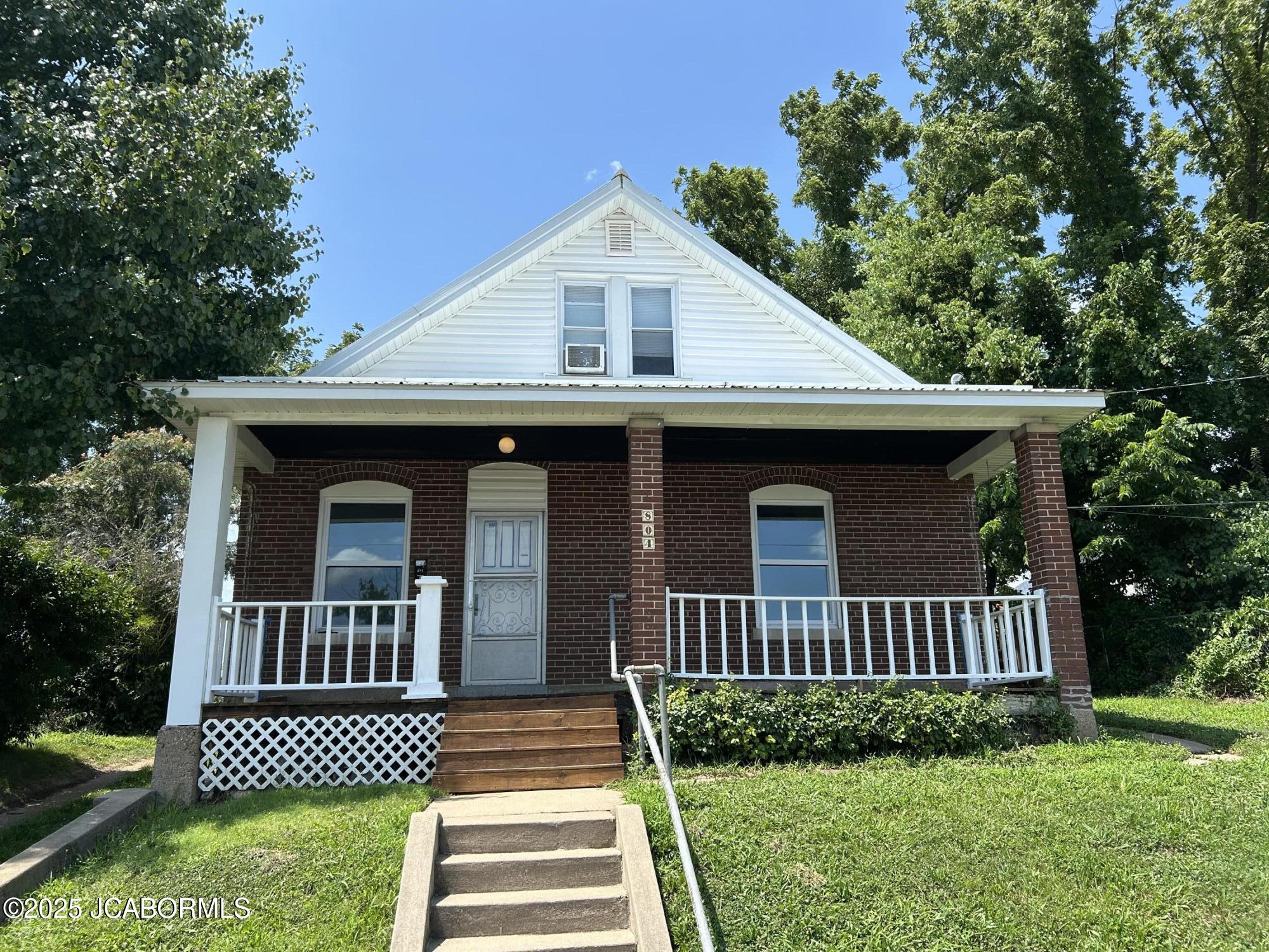 804 JACKSON STREET Property Photo 1