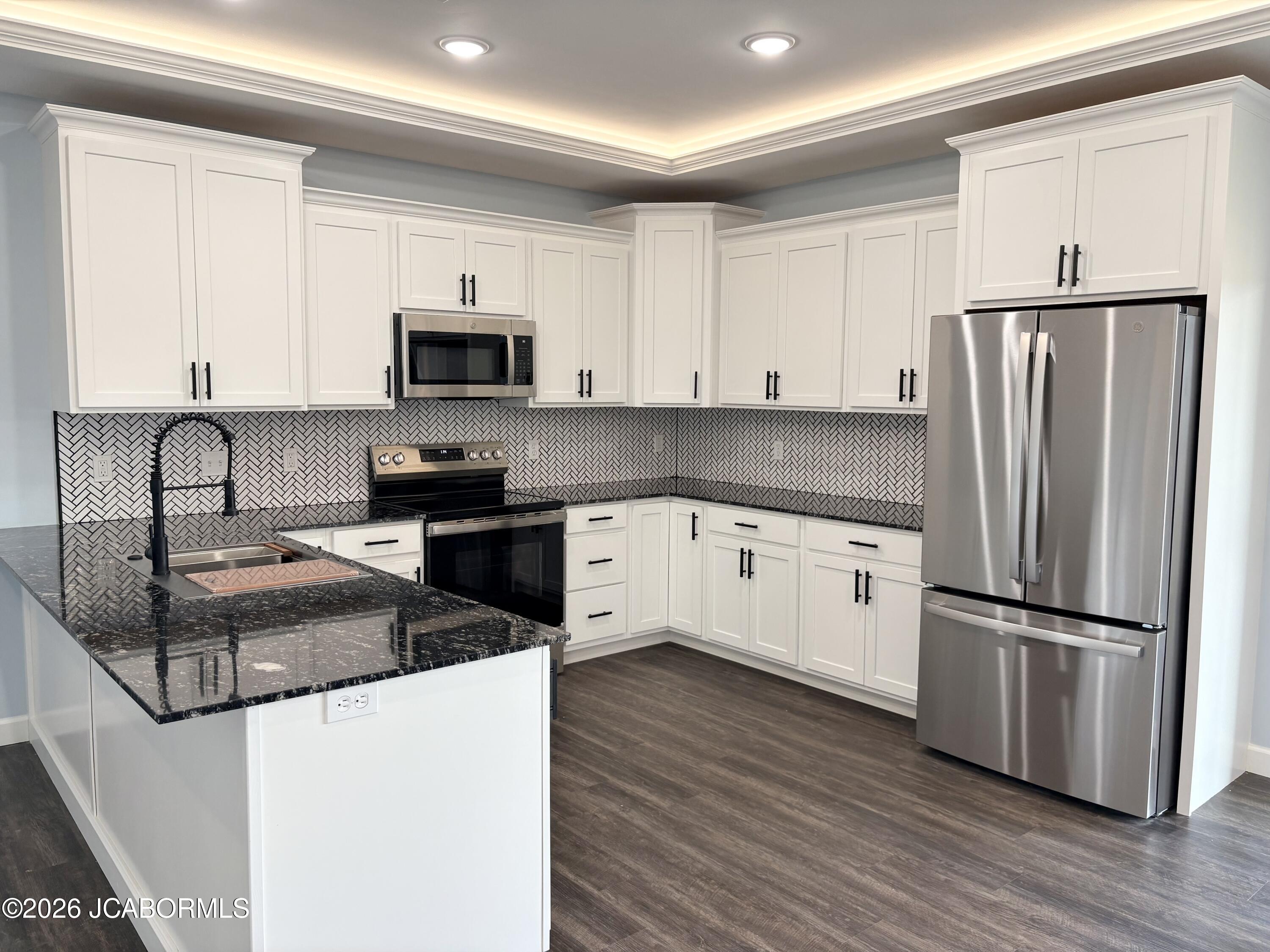 787 Vine Drive Property Photo 4