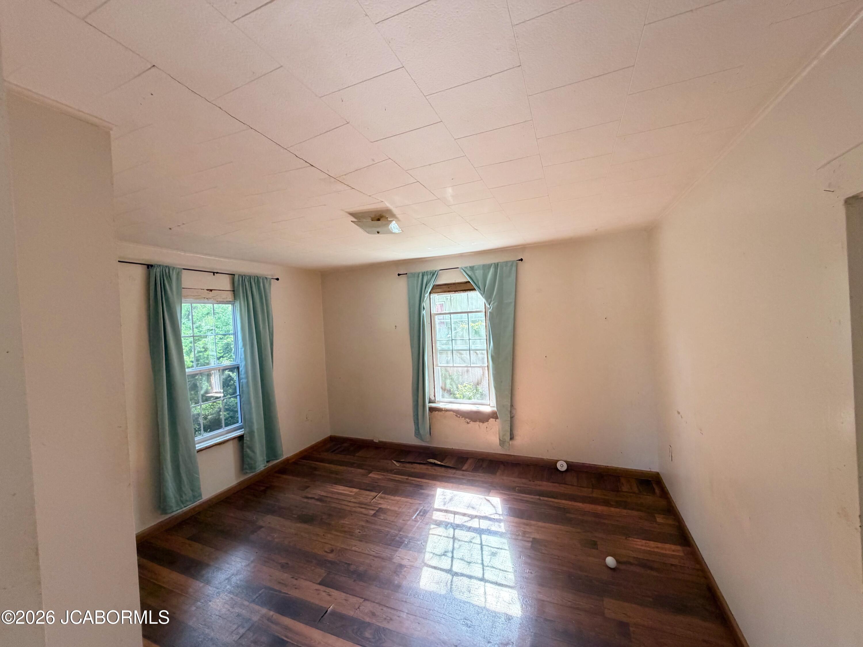 801 W 7th Street Property Photo 7