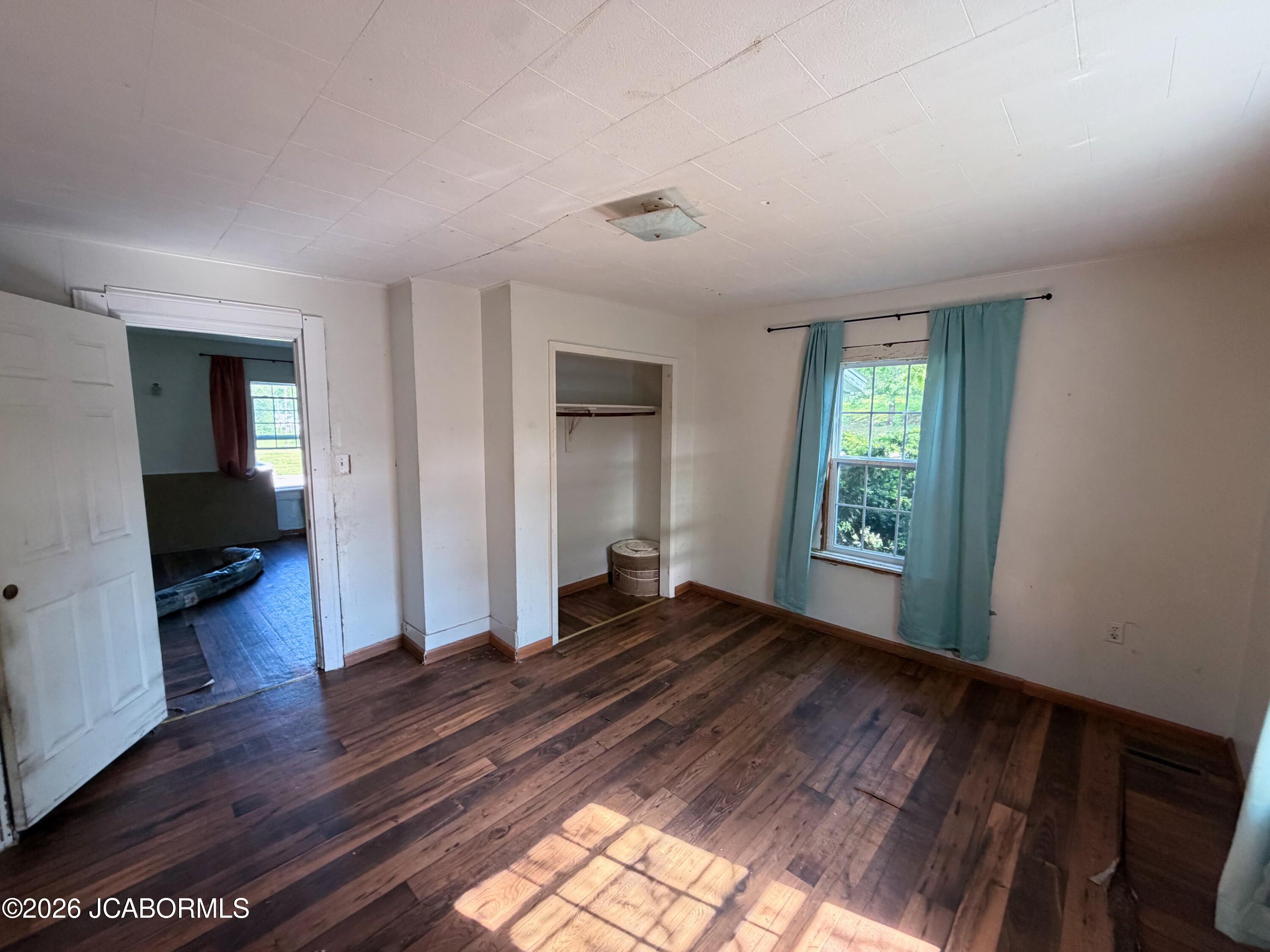 801 W 7th Street Property Photo 8