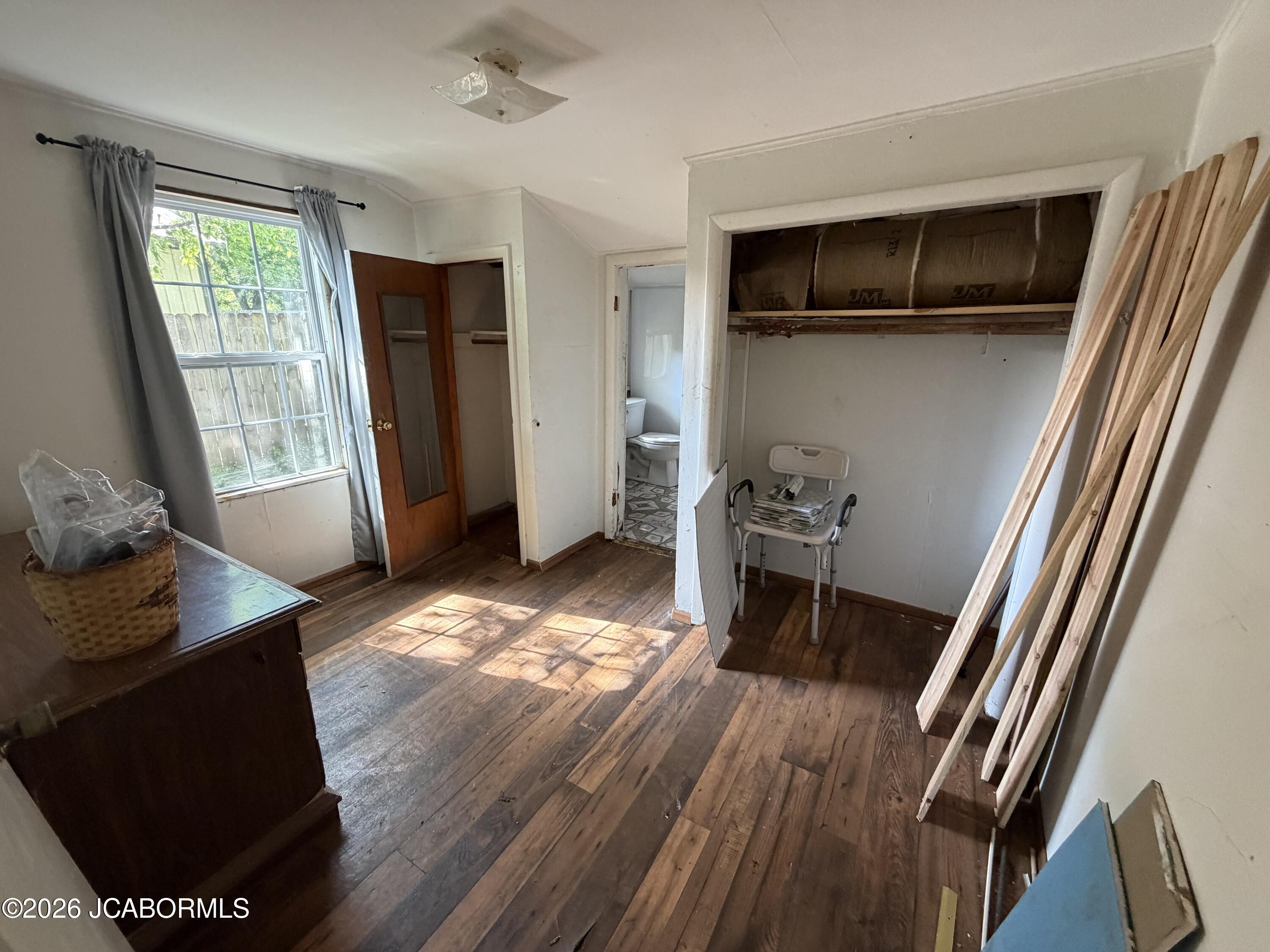 801 W 7th Street Property Photo 9