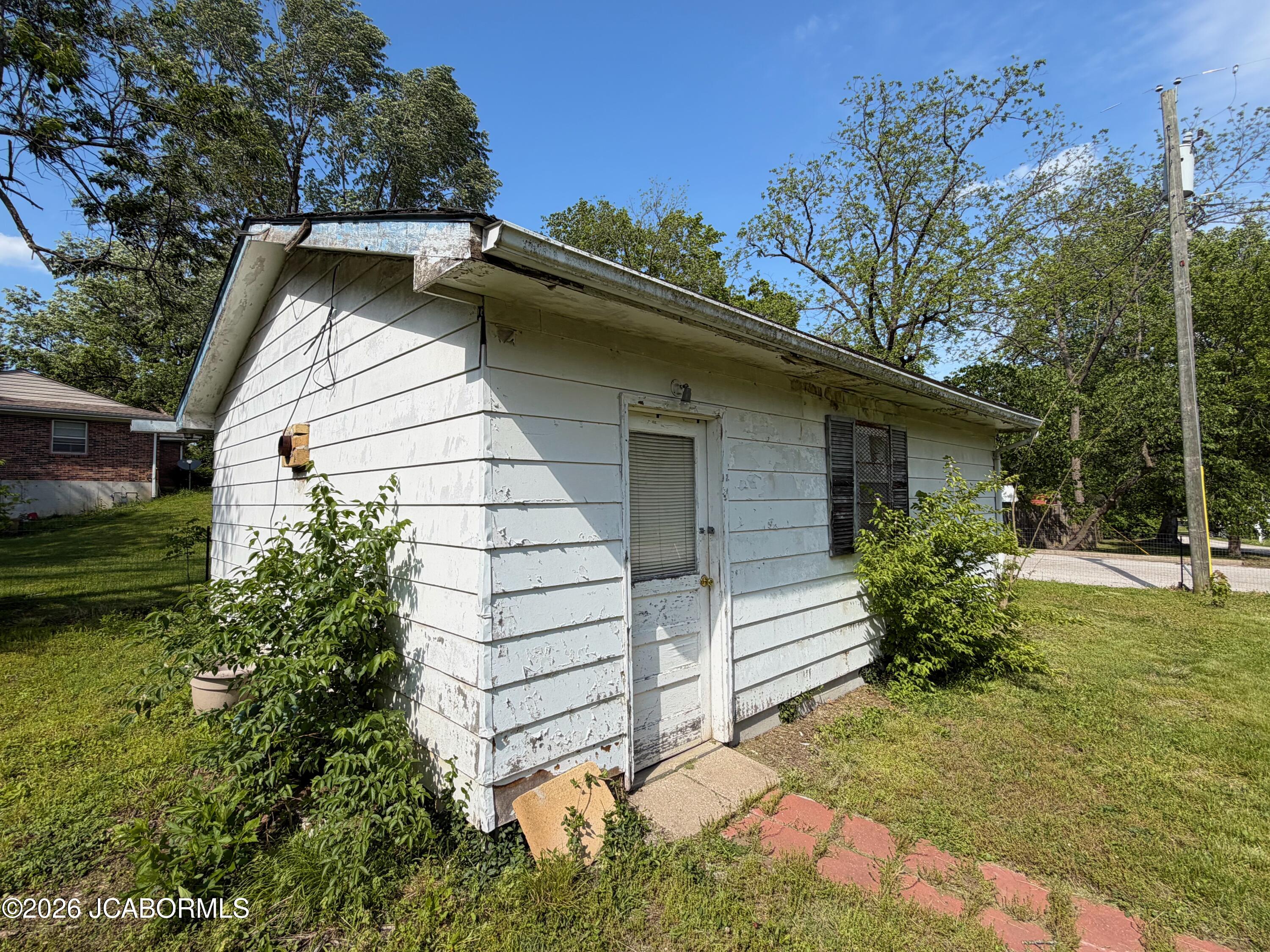 801 W 7th Street Property Photo 13