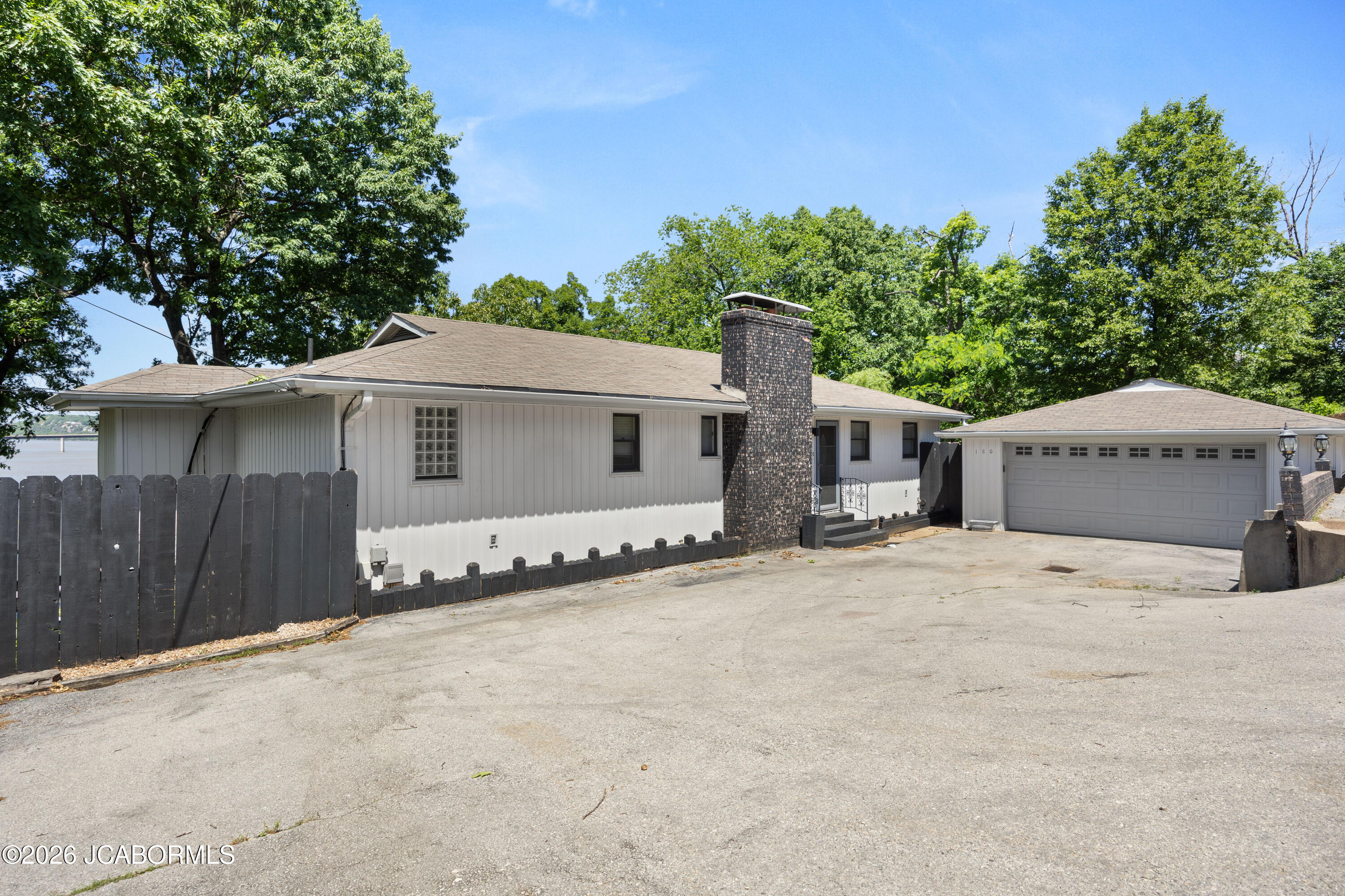 180 Borders Drive Property Photo 2