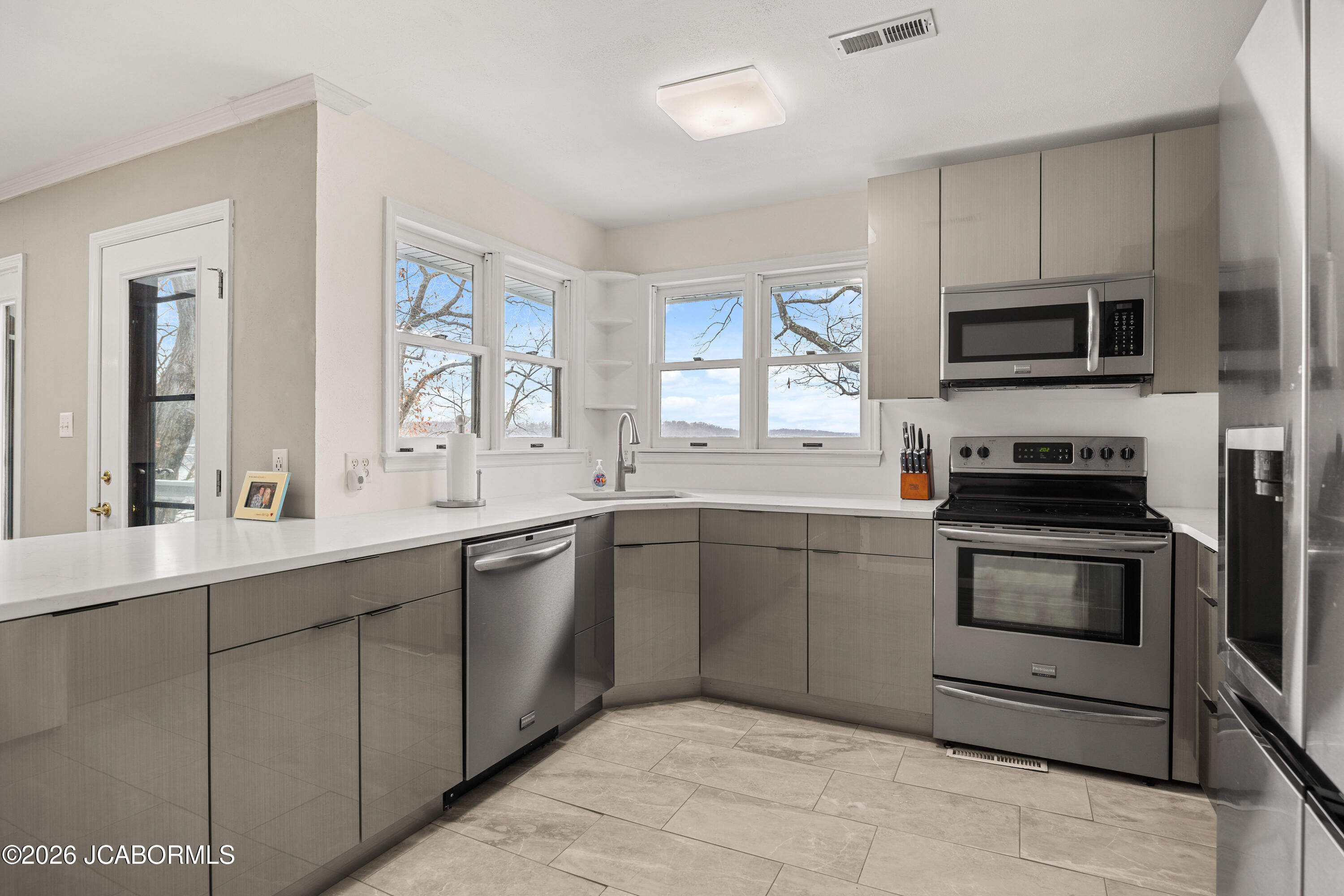 180 Borders Drive Property Photo 10