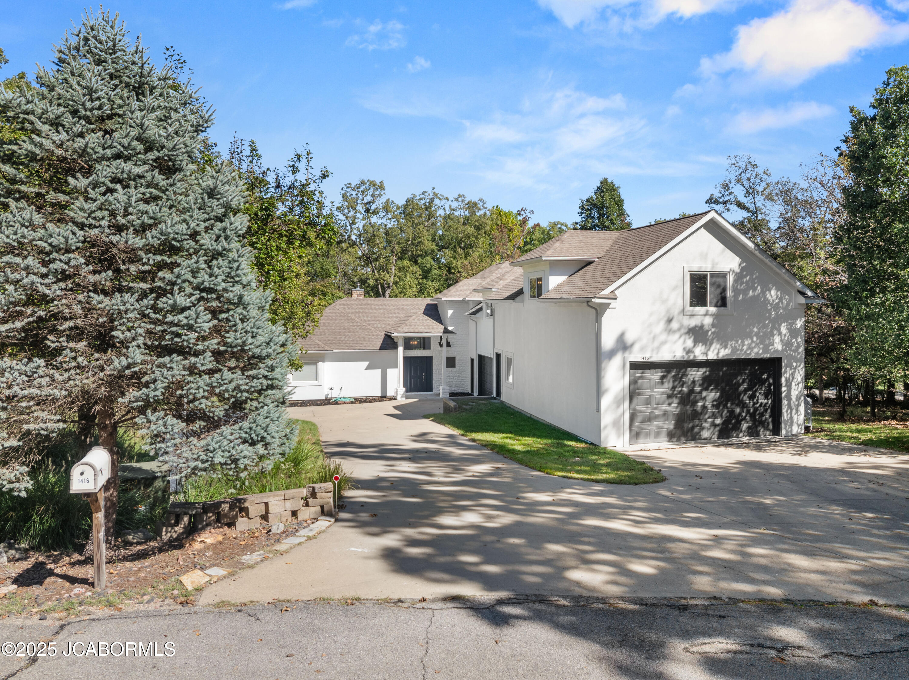 1416 Grand Point Boulevard Property Photo 1