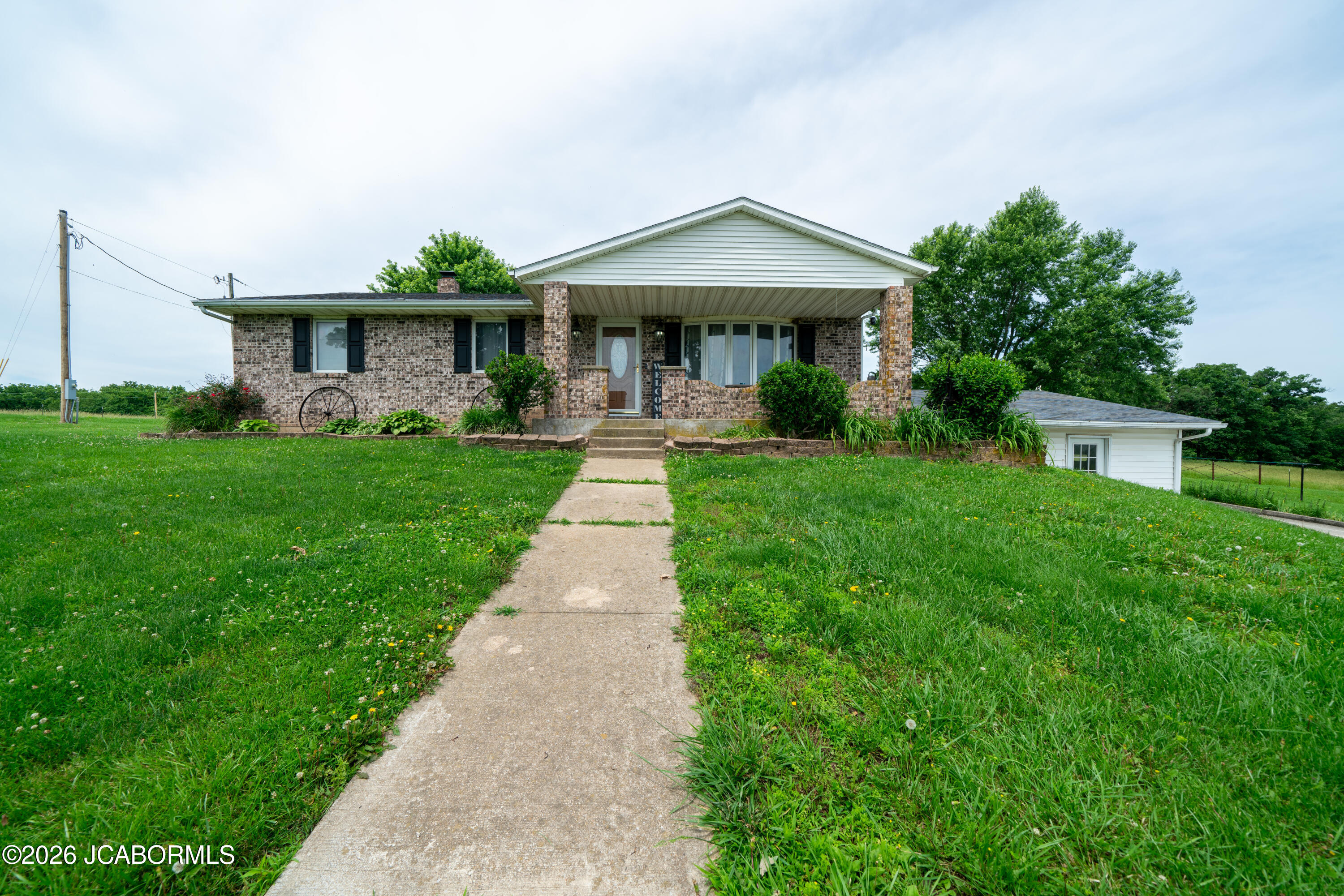 17074 Harris Road Property Photo 6