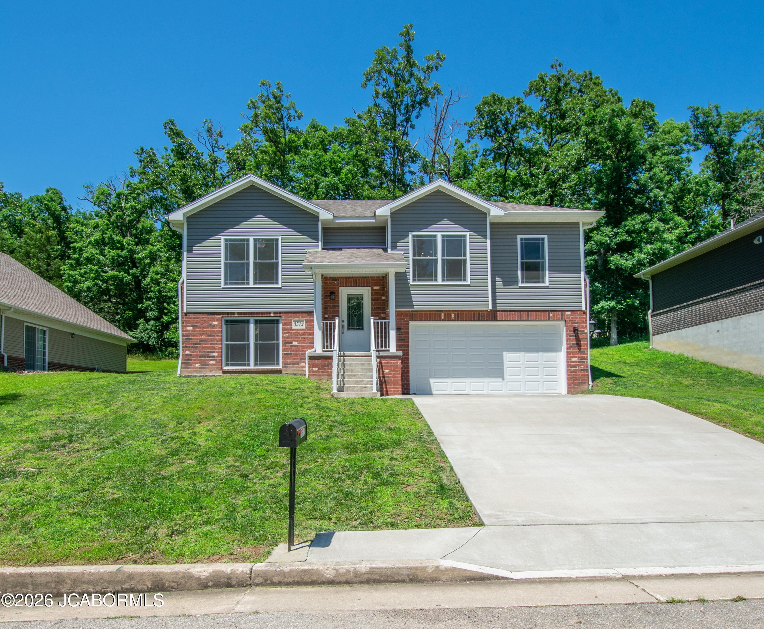 3512 N ROCK BEACON ROAD