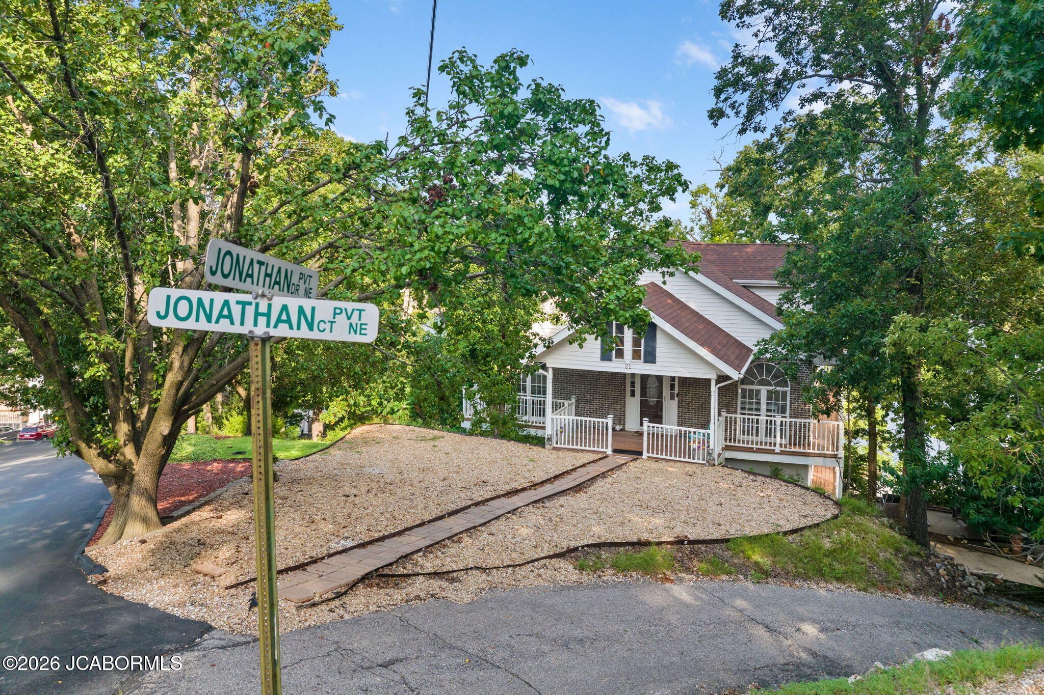 21 Jonathan Court Property Photo 3