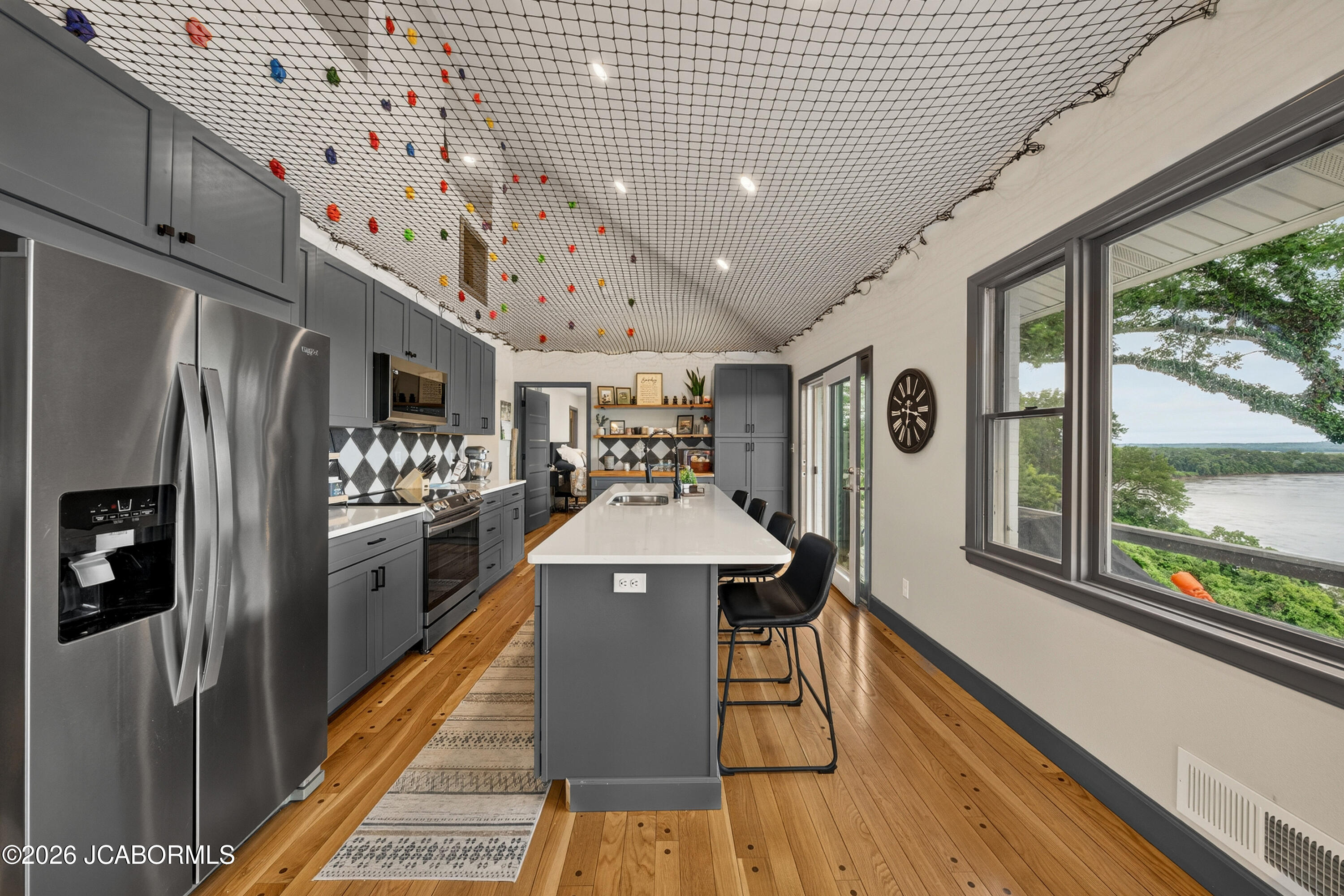 1900 Hayselton Drive Property Photo 14