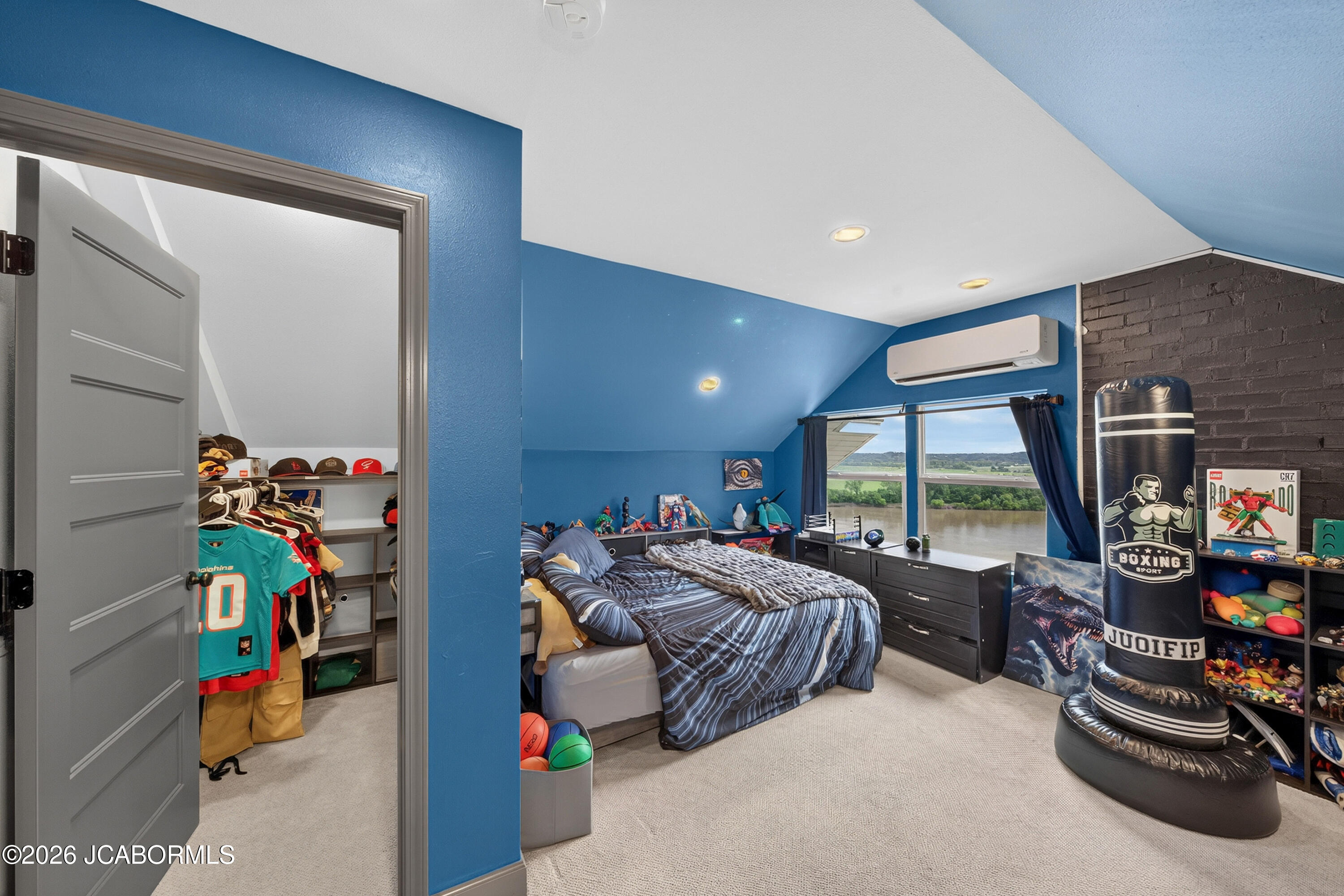 1900 Hayselton Drive Property Photo 39