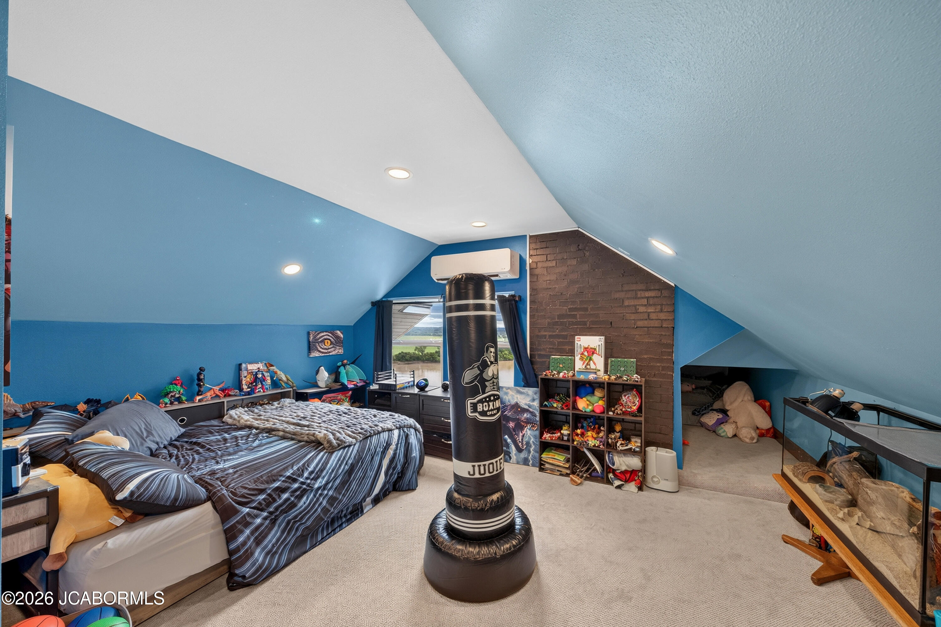 1900 Hayselton Drive Property Photo 41