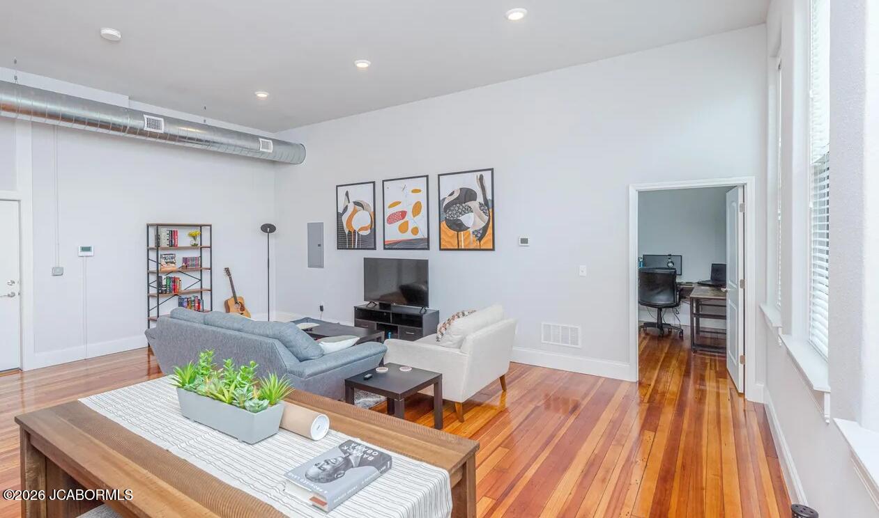10073312 Property Photo 9