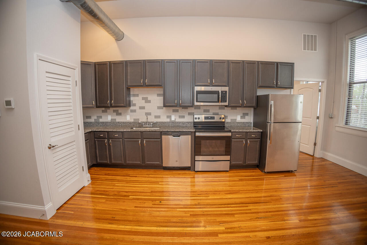 10073312 Property Photo 15