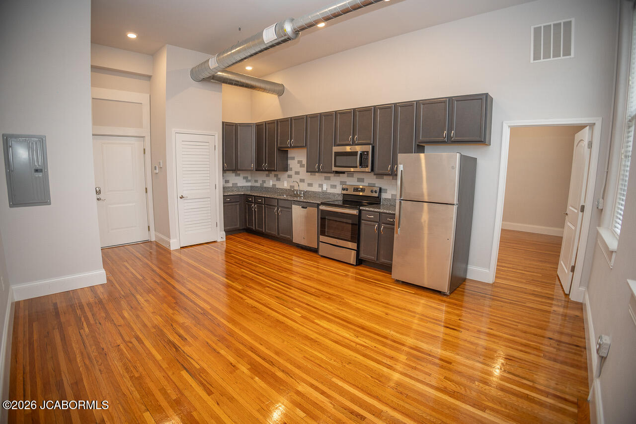 10073312 Property Photo 16