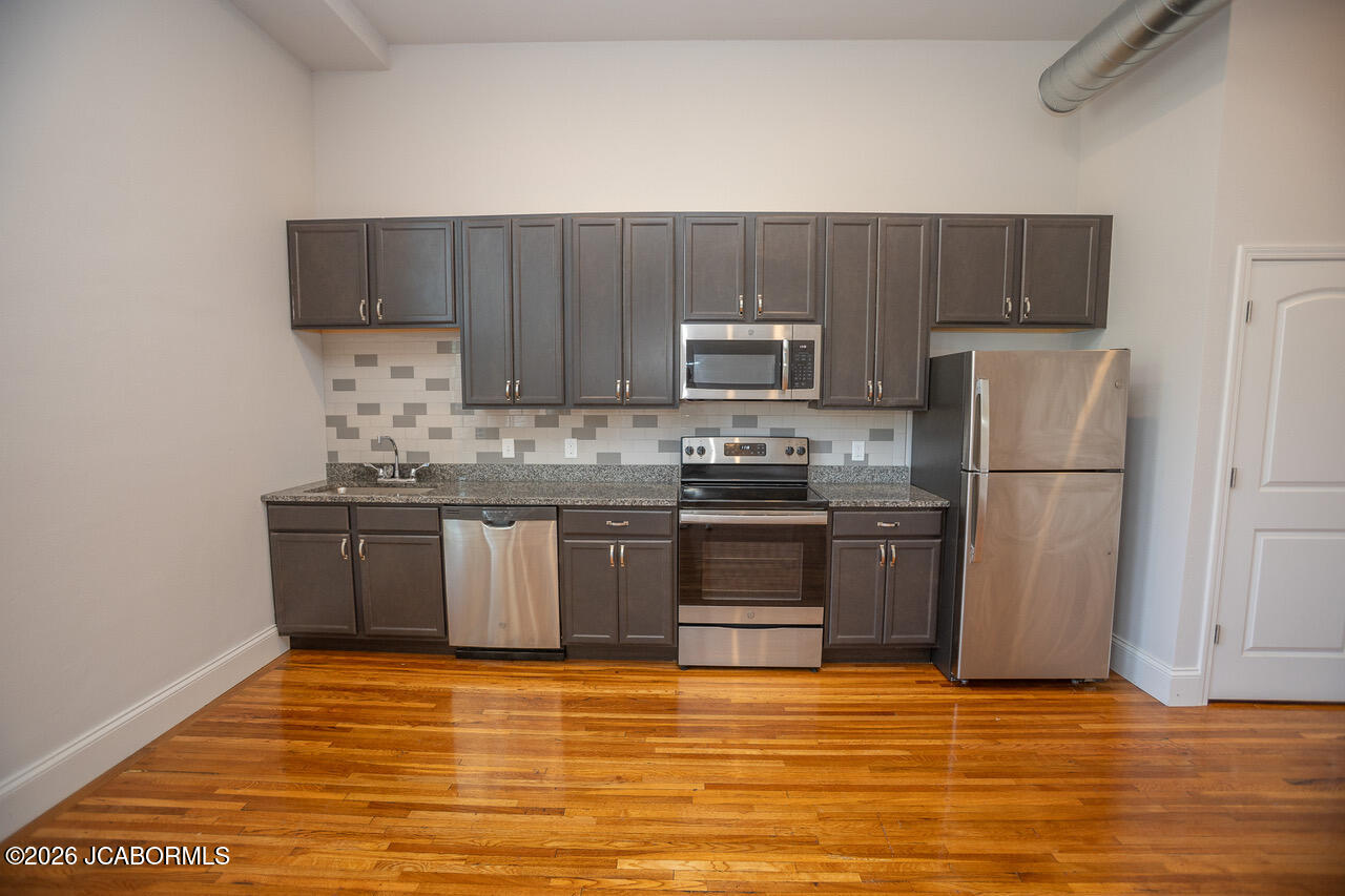 10073312 Property Photo 20