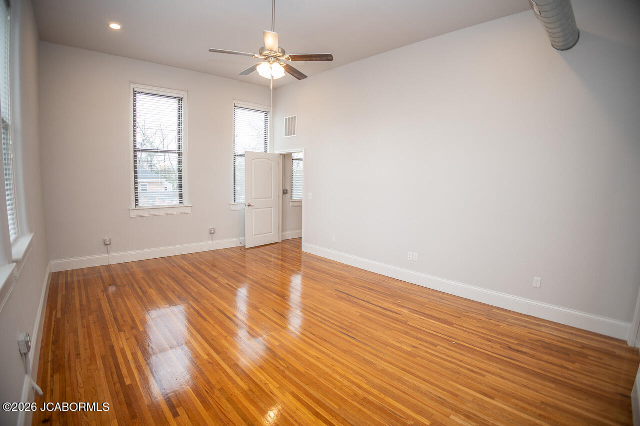 10073312 Property Photo 21