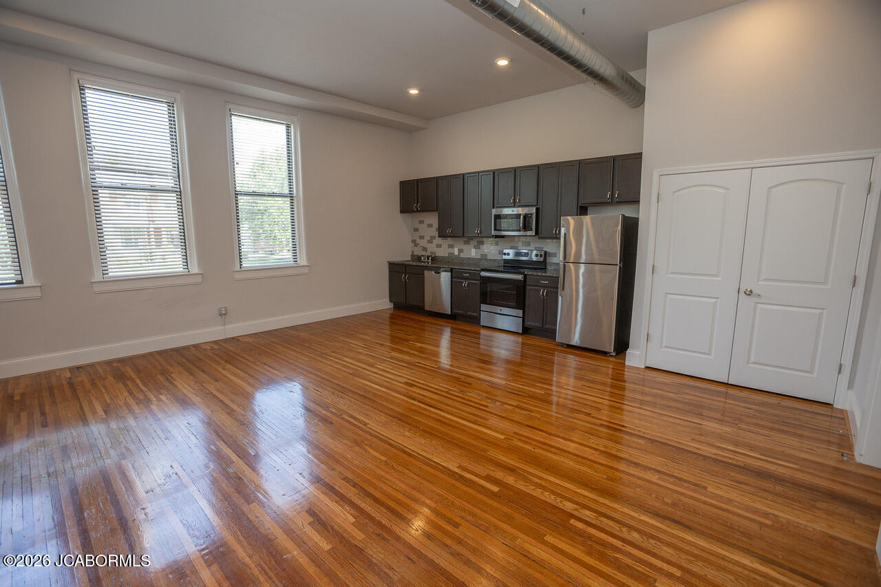 10073312 Property Photo 27