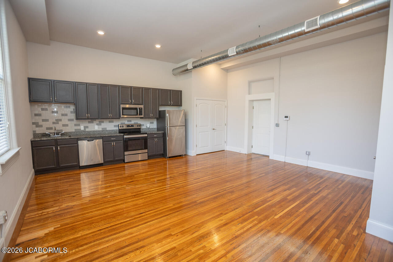 10073312 Property Photo 28