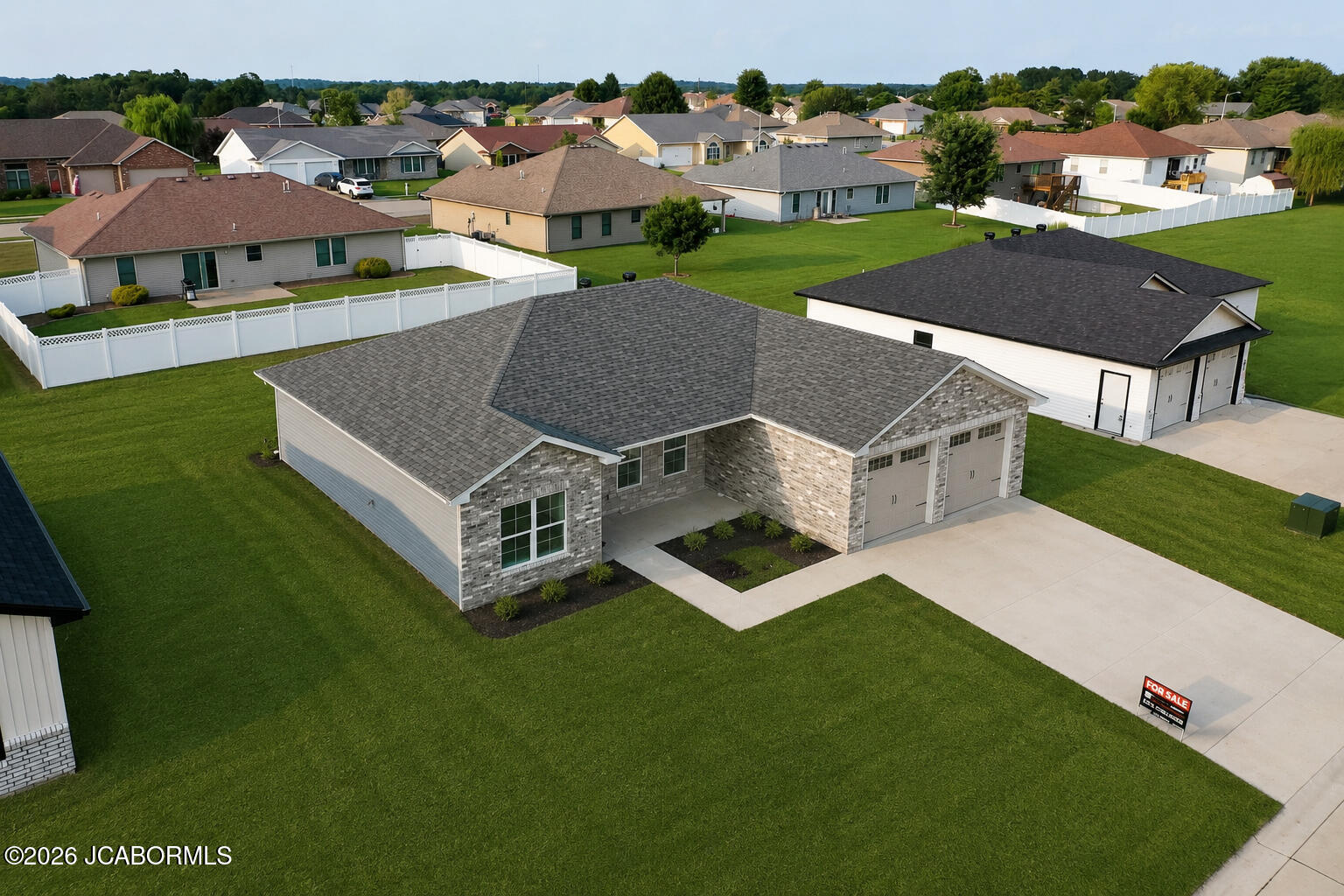 511 Songbird Lane Property Photo 3