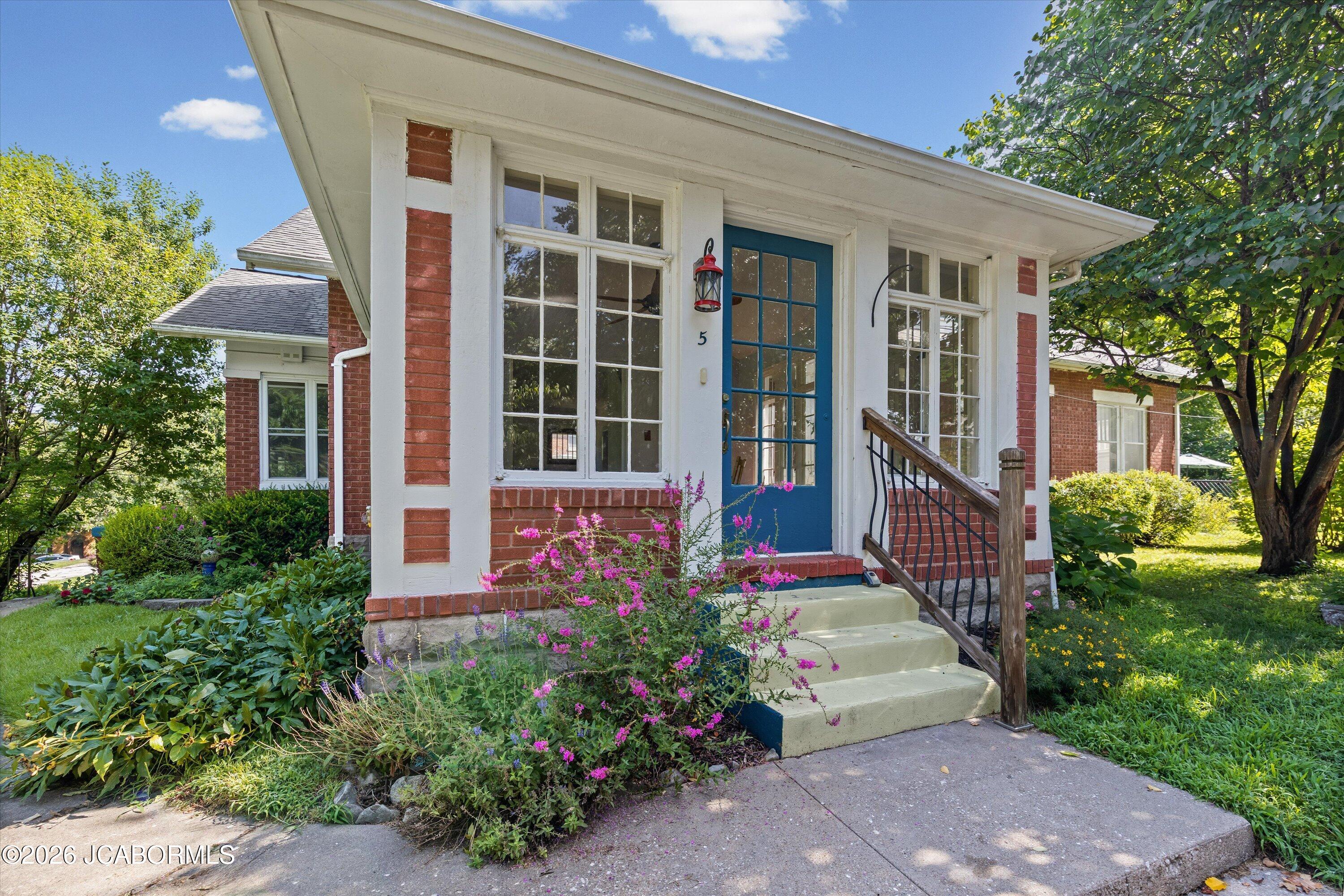 5 RIVERSIDE DRIVE Property Photo 1