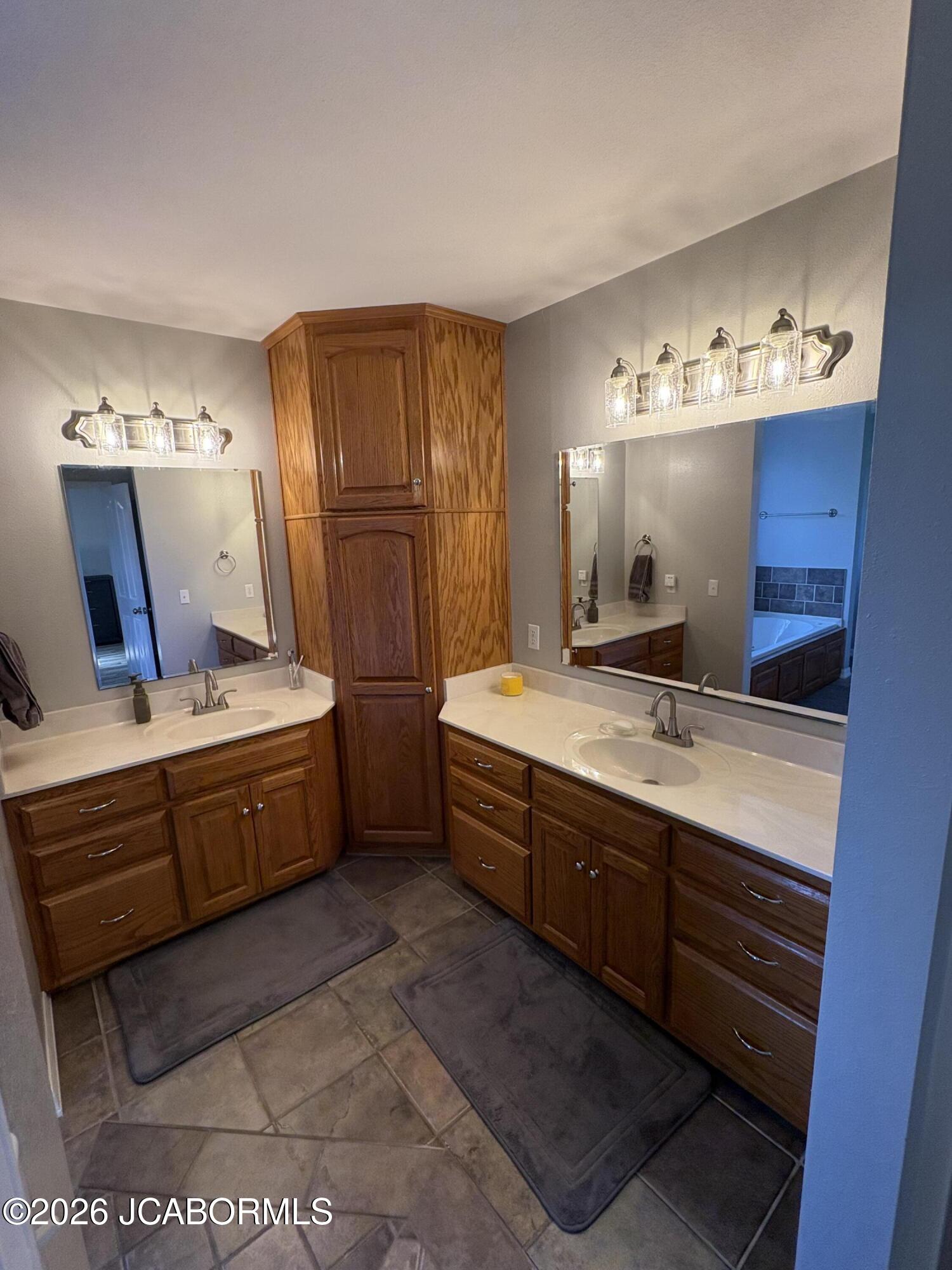 6325 Kleffner Ridge Property Photo 13