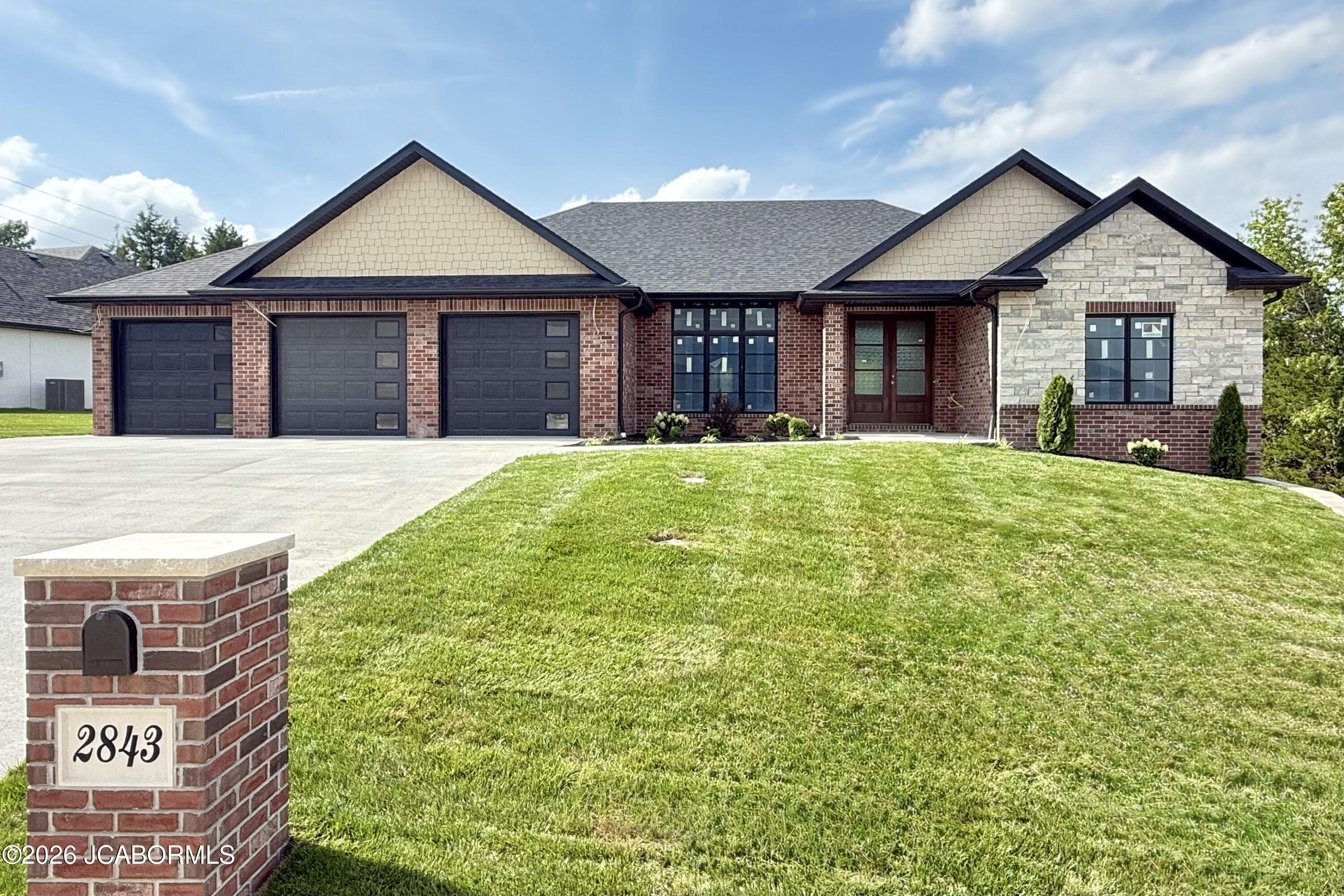 2843 Bobby Court Property Photo 1