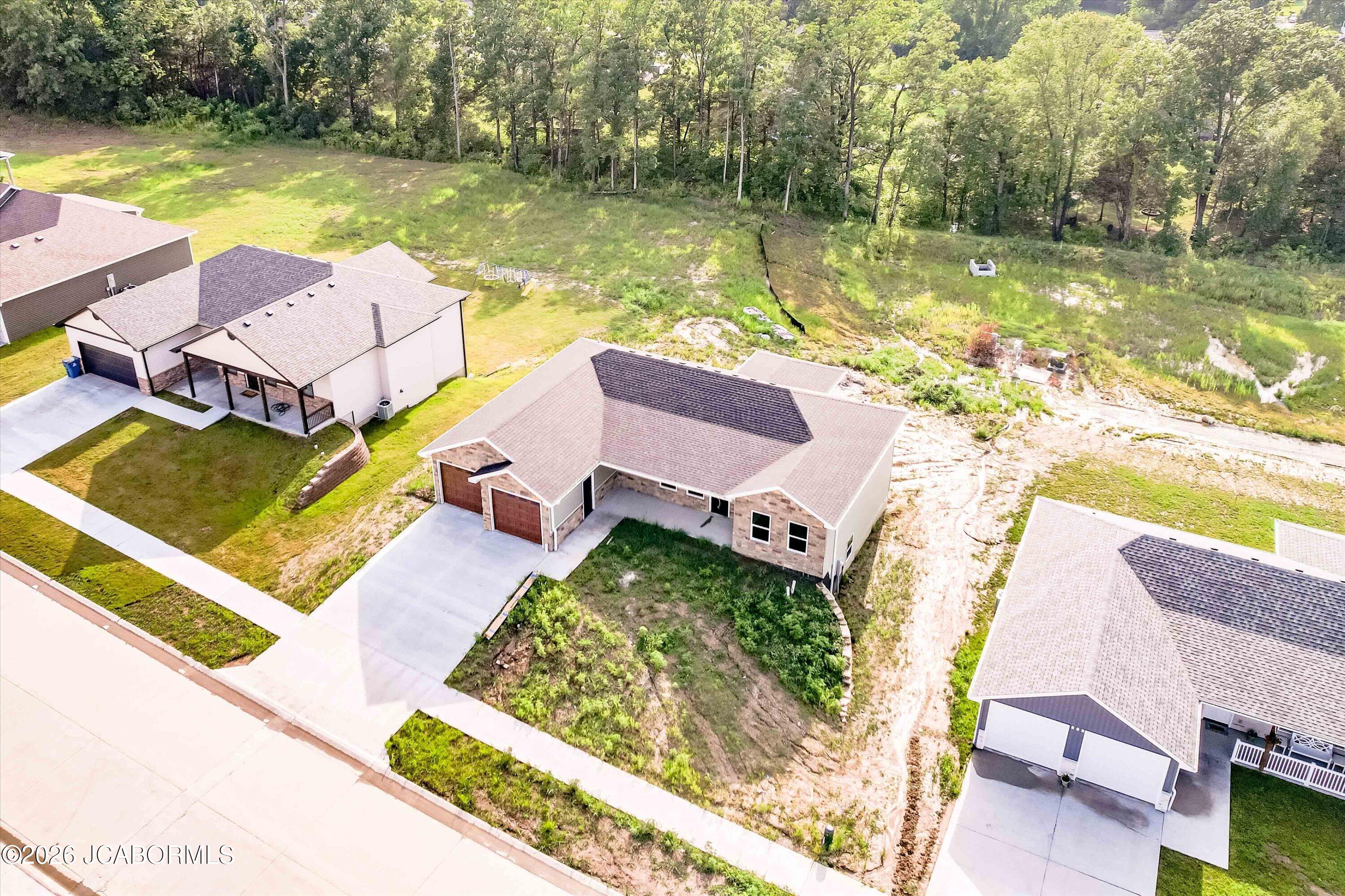 782 Vine Drive Property Photo 3
