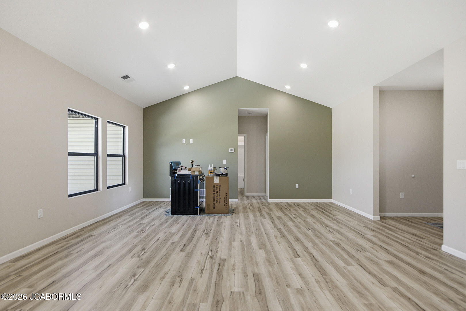 202 El Donna Avenue Property Photo 8