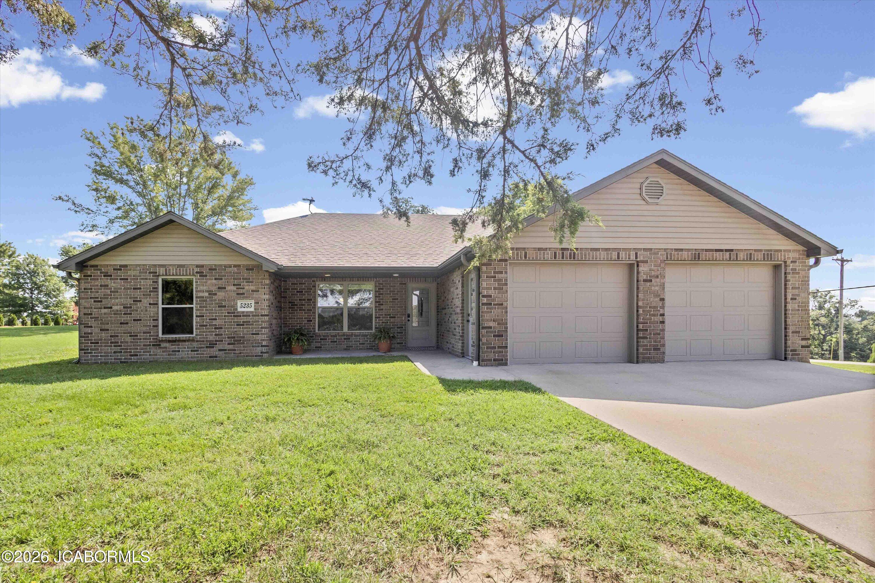 5235 Shamrock Road Property Photo 1