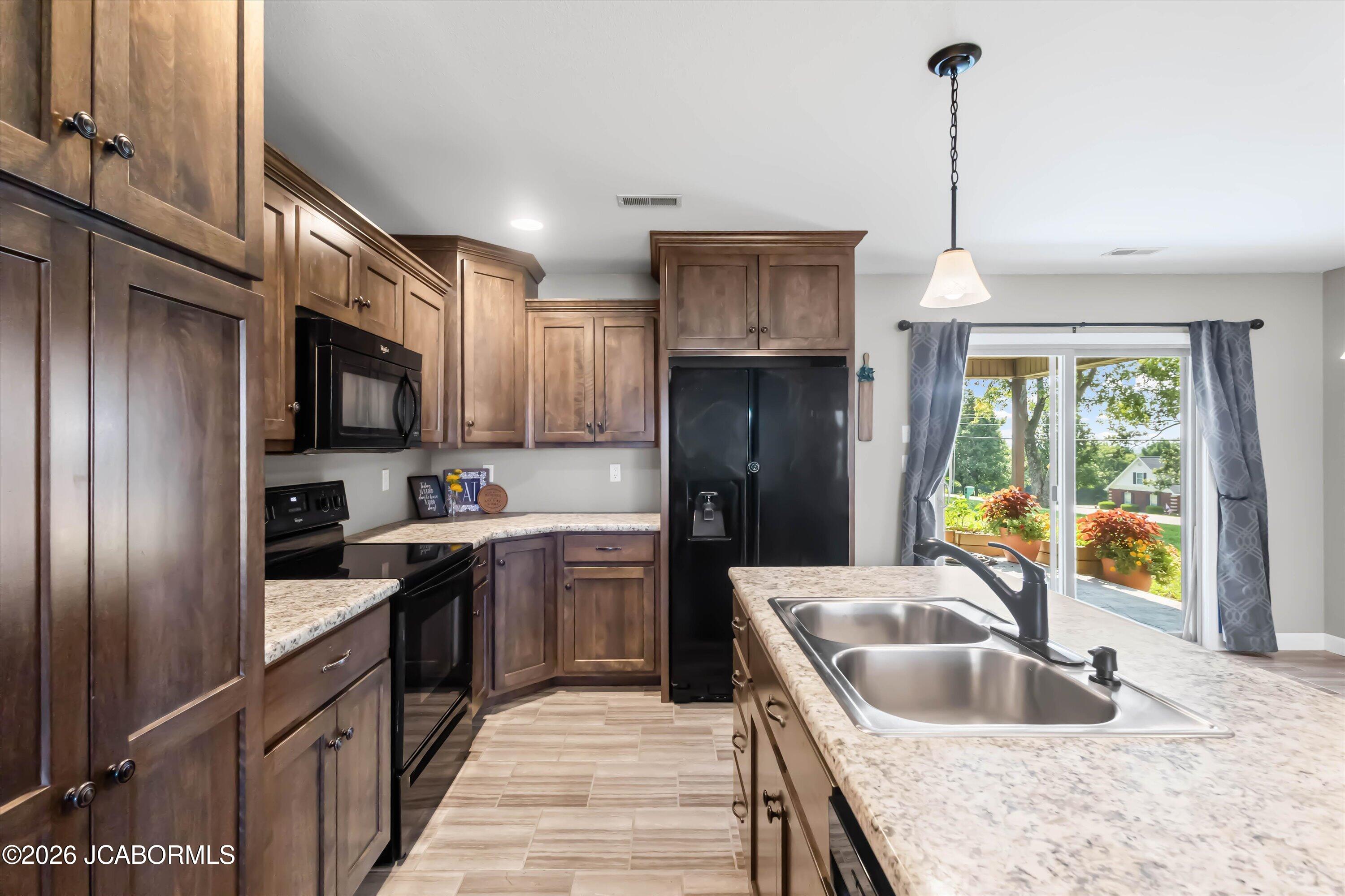 5235 Shamrock Road Property Photo 11