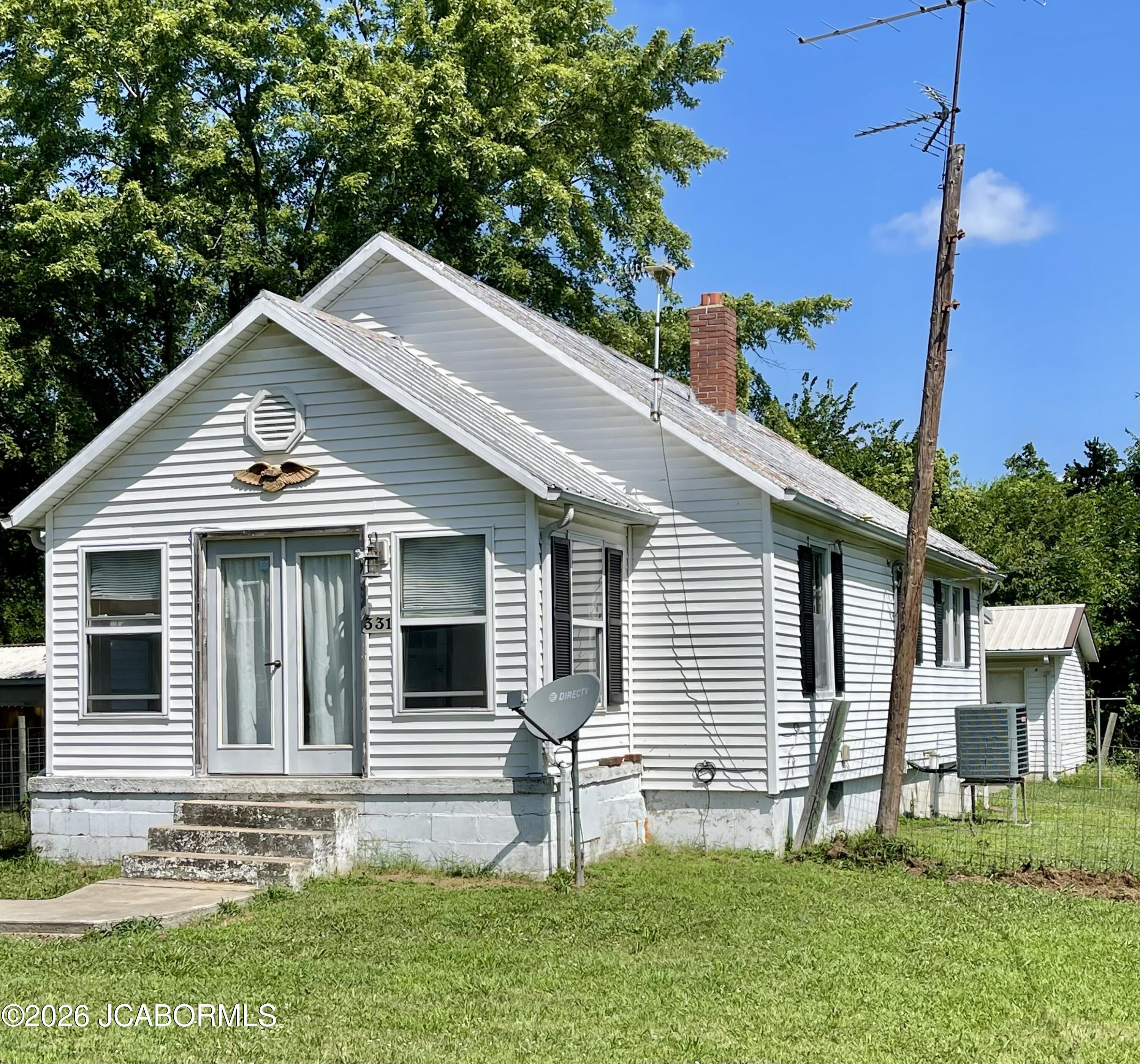 331 E Missouri Avenue Property Photo 1