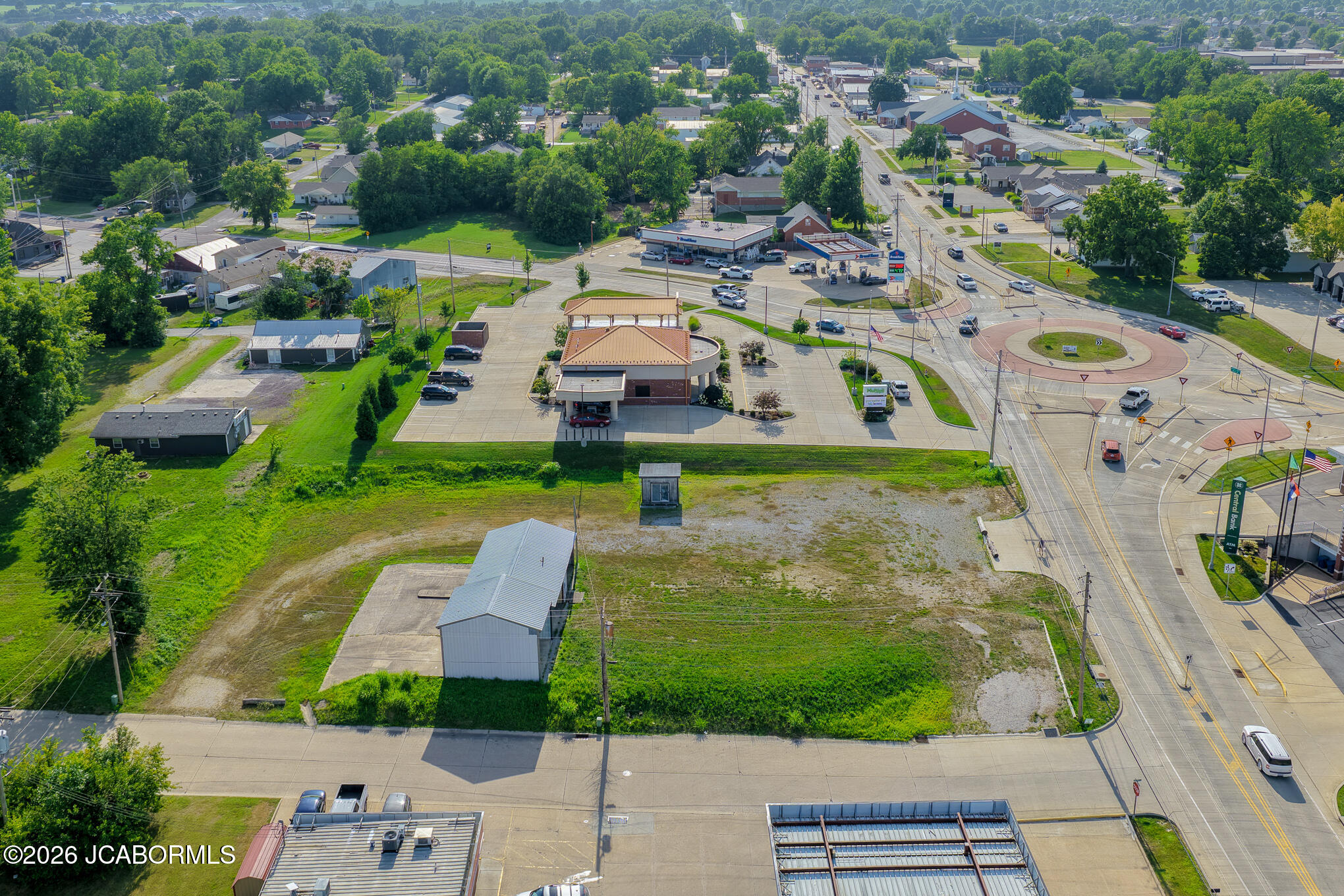 402 E Broadway Property Photo 9