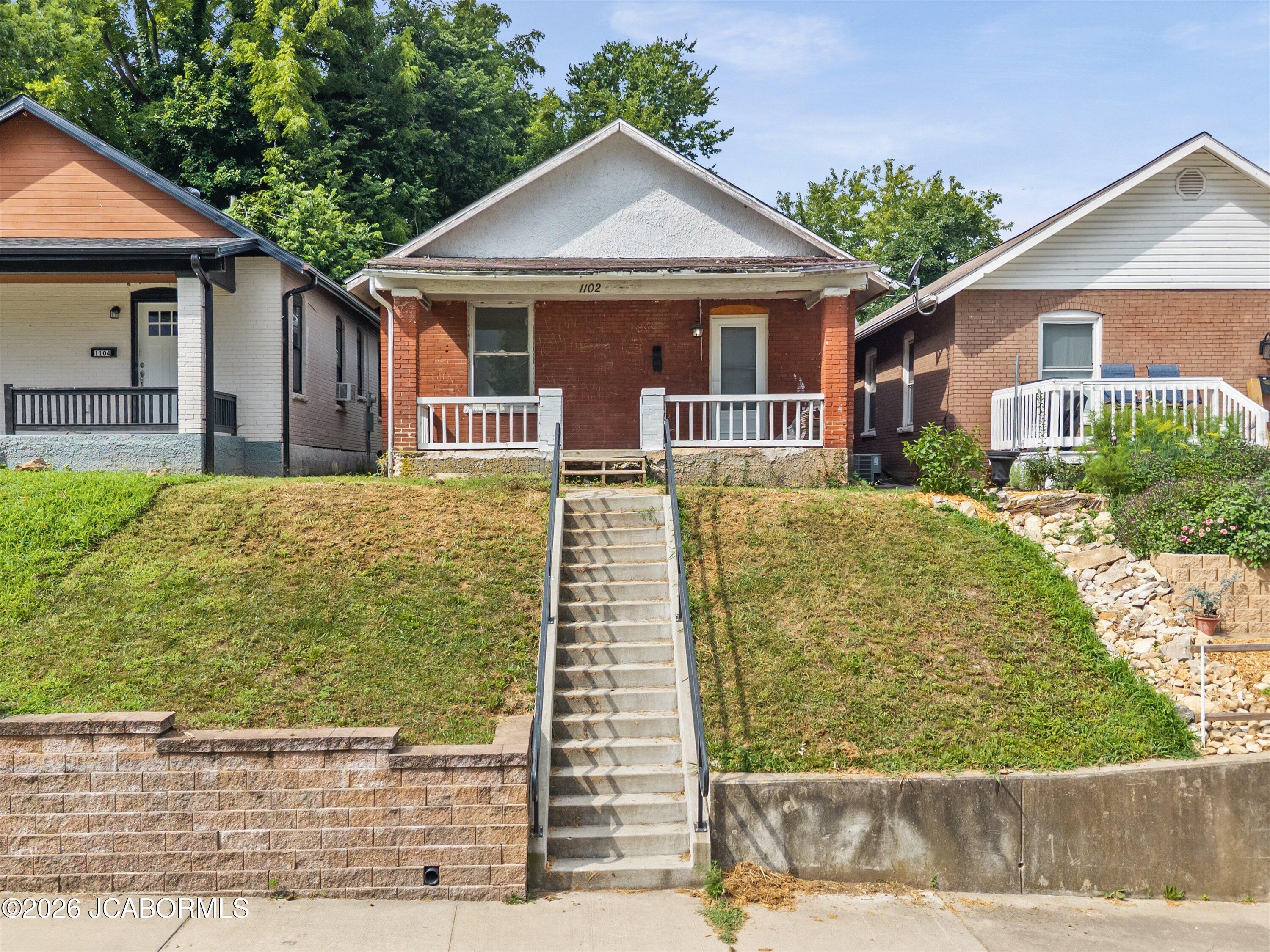 1102 E High Street Property Photo 1