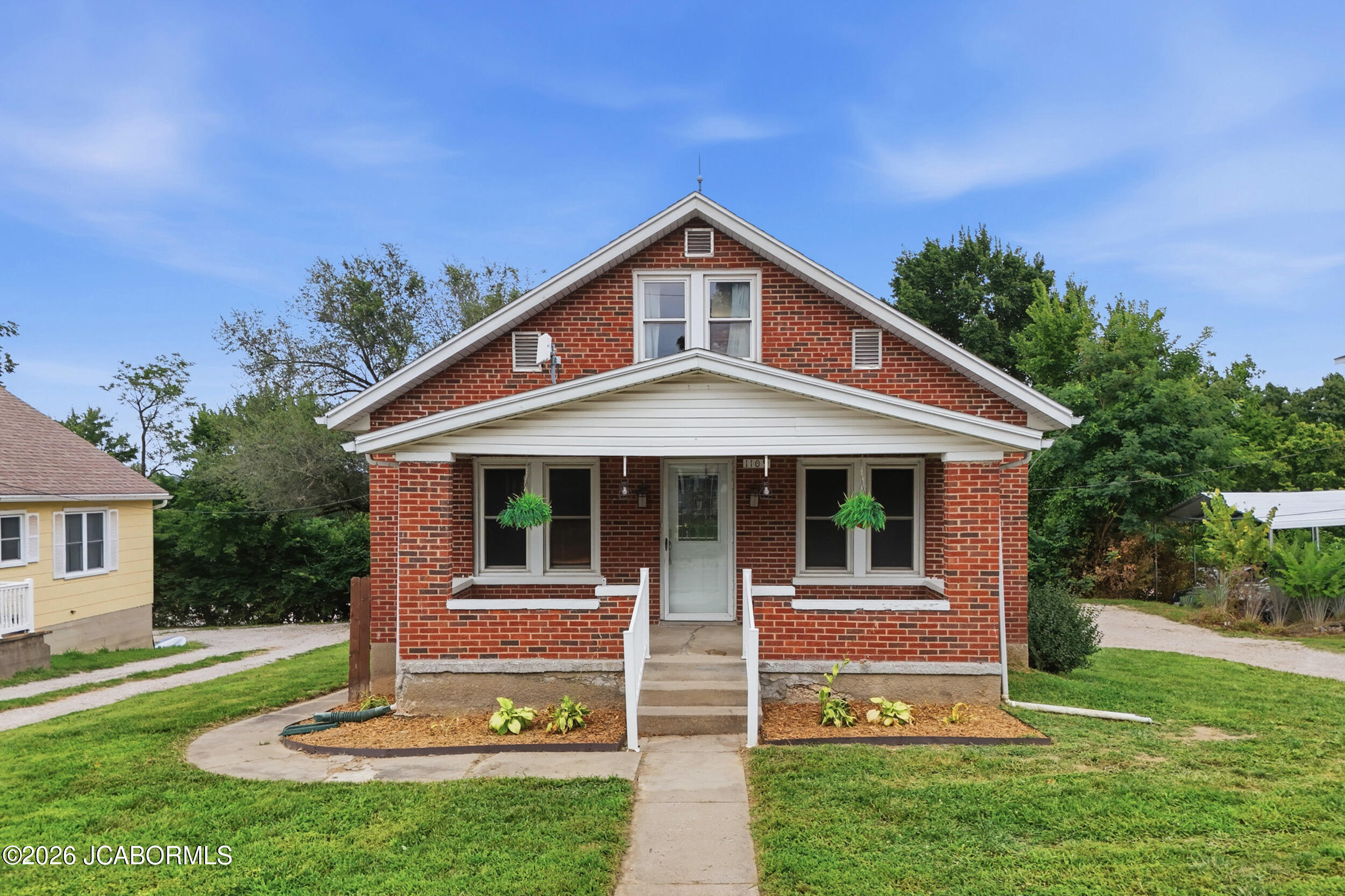 1109 E MAIN STREET