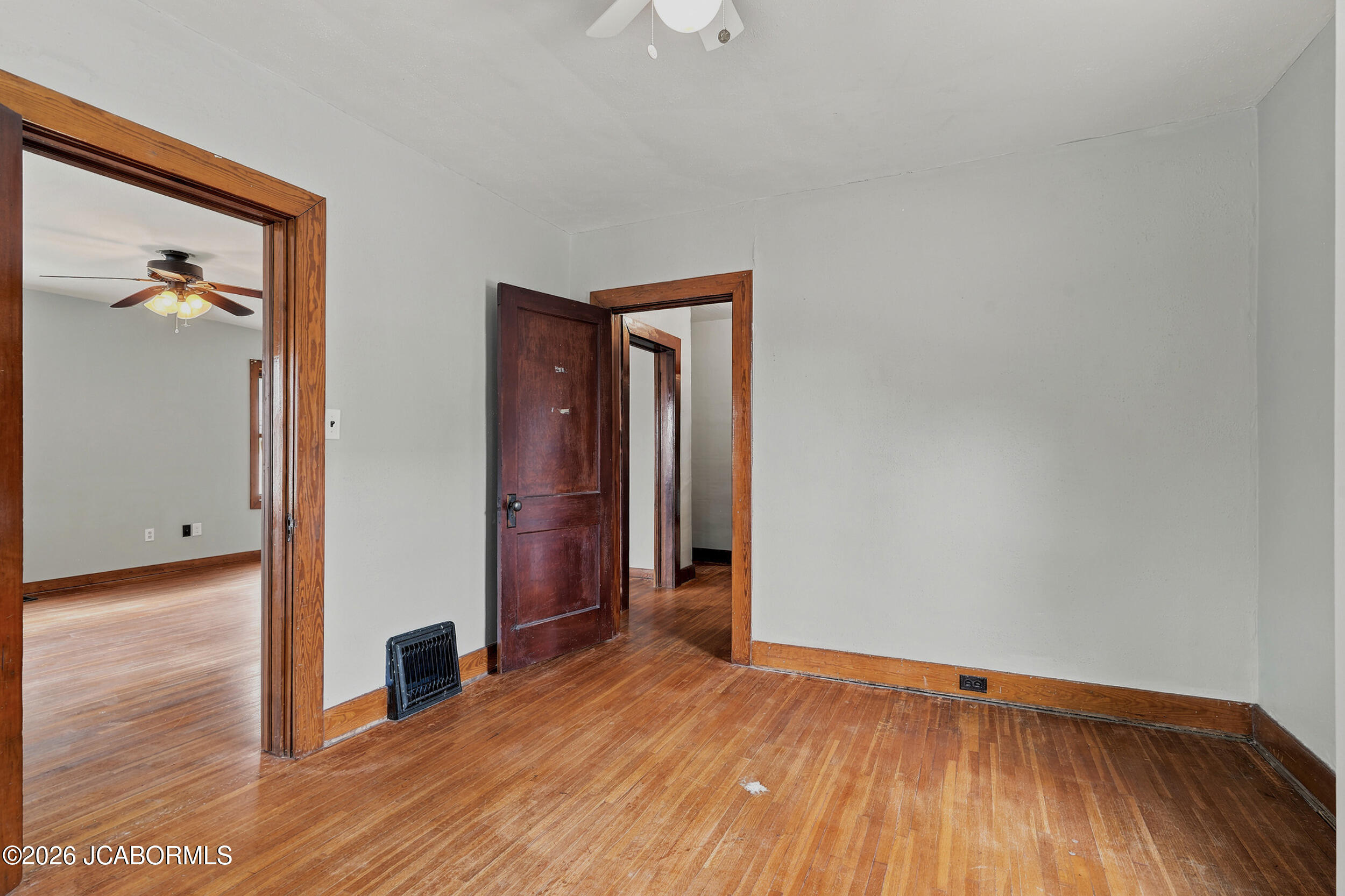 1109 E Main Street Property Photo 10