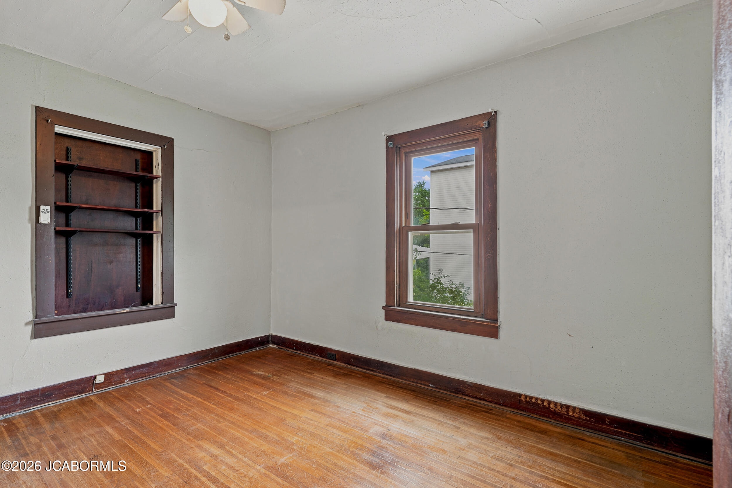 1109 E Main Street Property Photo 11