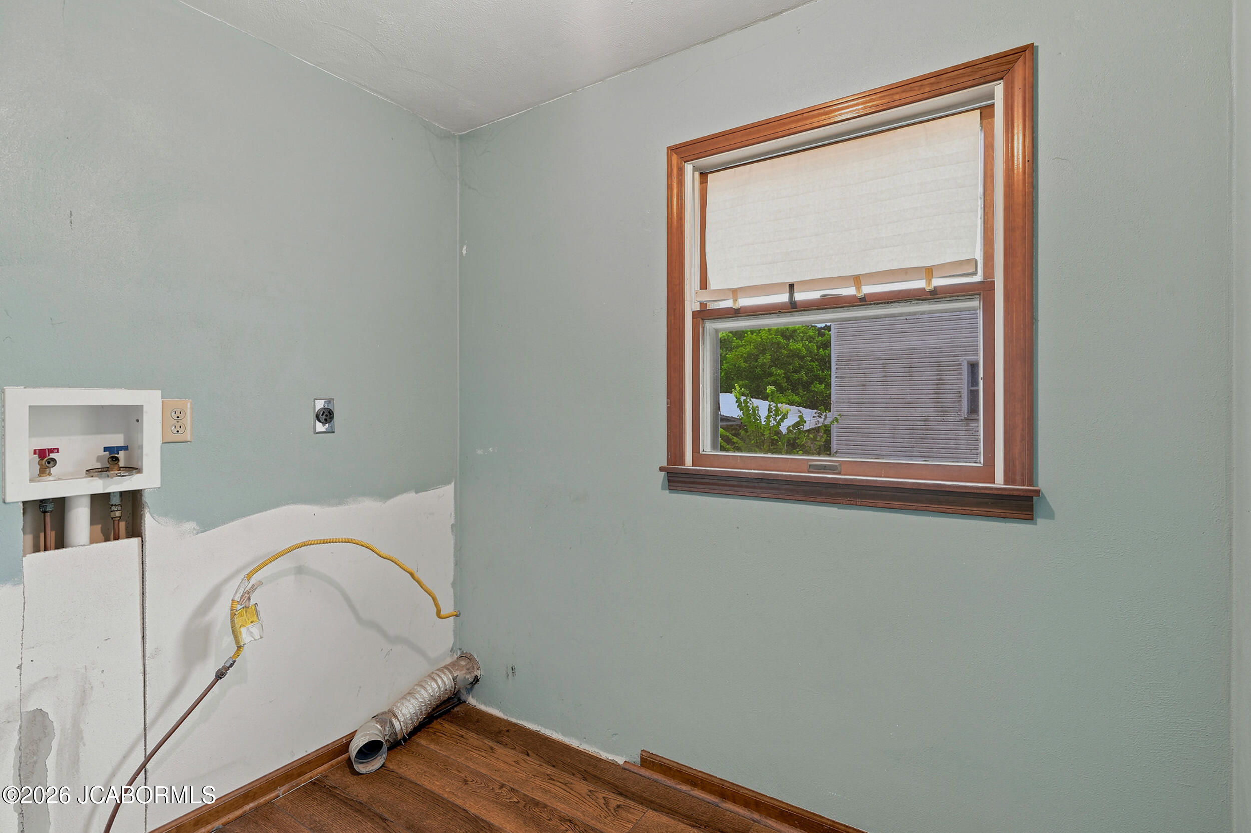 1109 E Main Street Property Photo 21